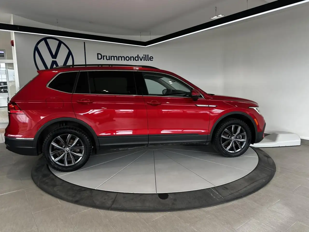 Volkswagen Tiguan снимка Volkswagen Tiguan
