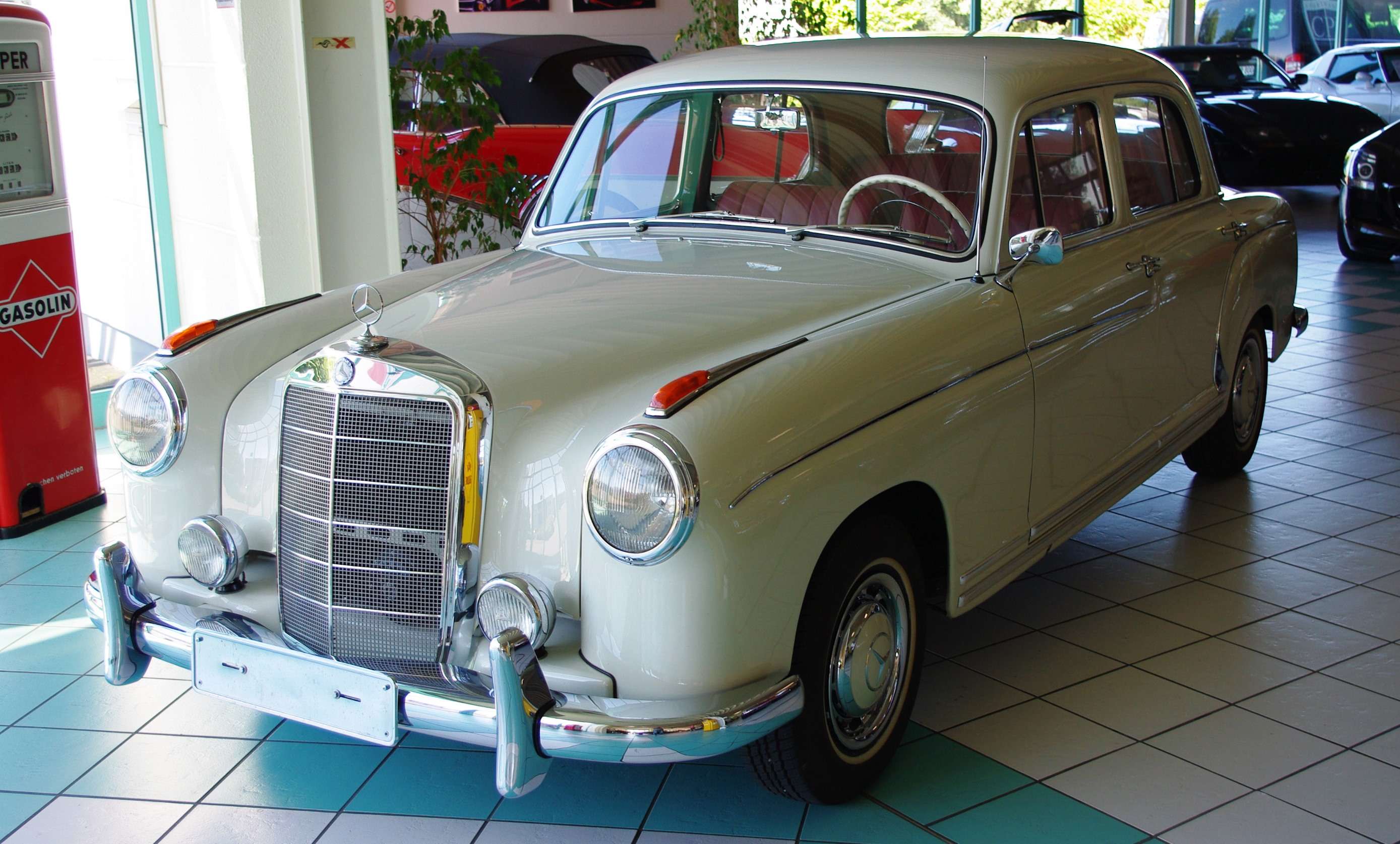 Second hand Mercedes Benz 220 