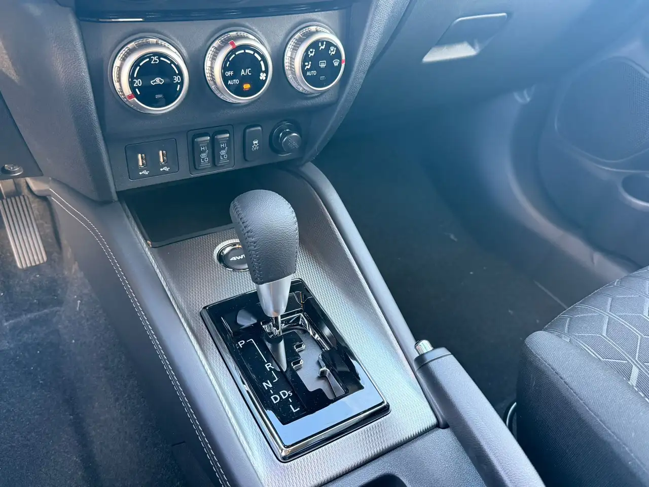 Mitsubishi RVR снимка Mitsubishi RVR