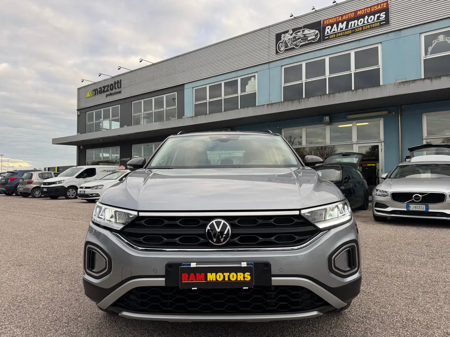Volkswagen T-Roc T-Roc I 2022 1.0 tsi Style 110cv Argento - 2