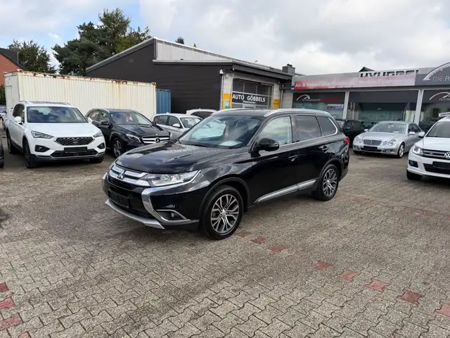 Mitsubishi Outlander 4WD AUTOMATIK 1.HD 360 Grad Tempo