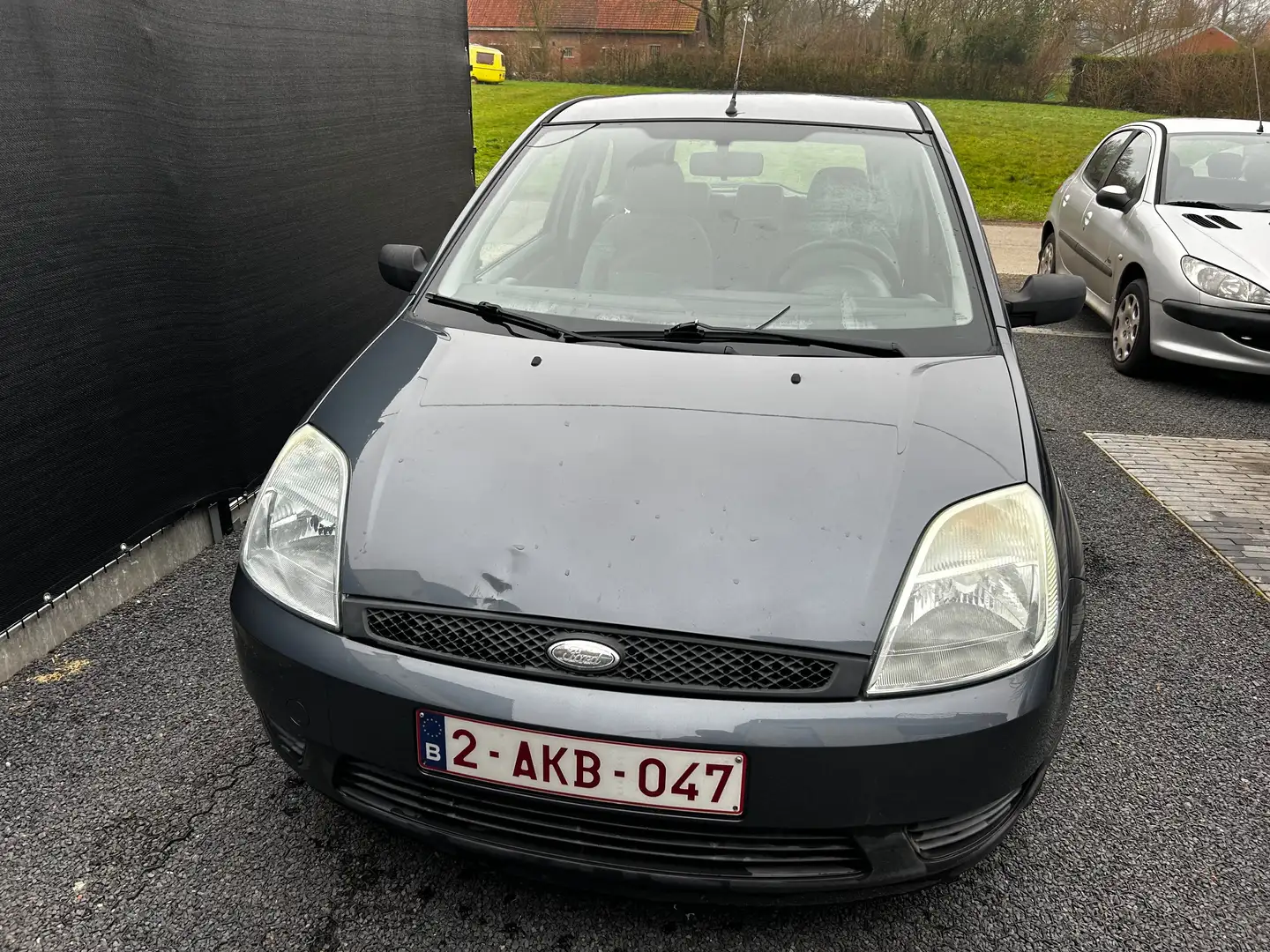 Ford Fiesta Fiesta 1.25 Gris - 1
