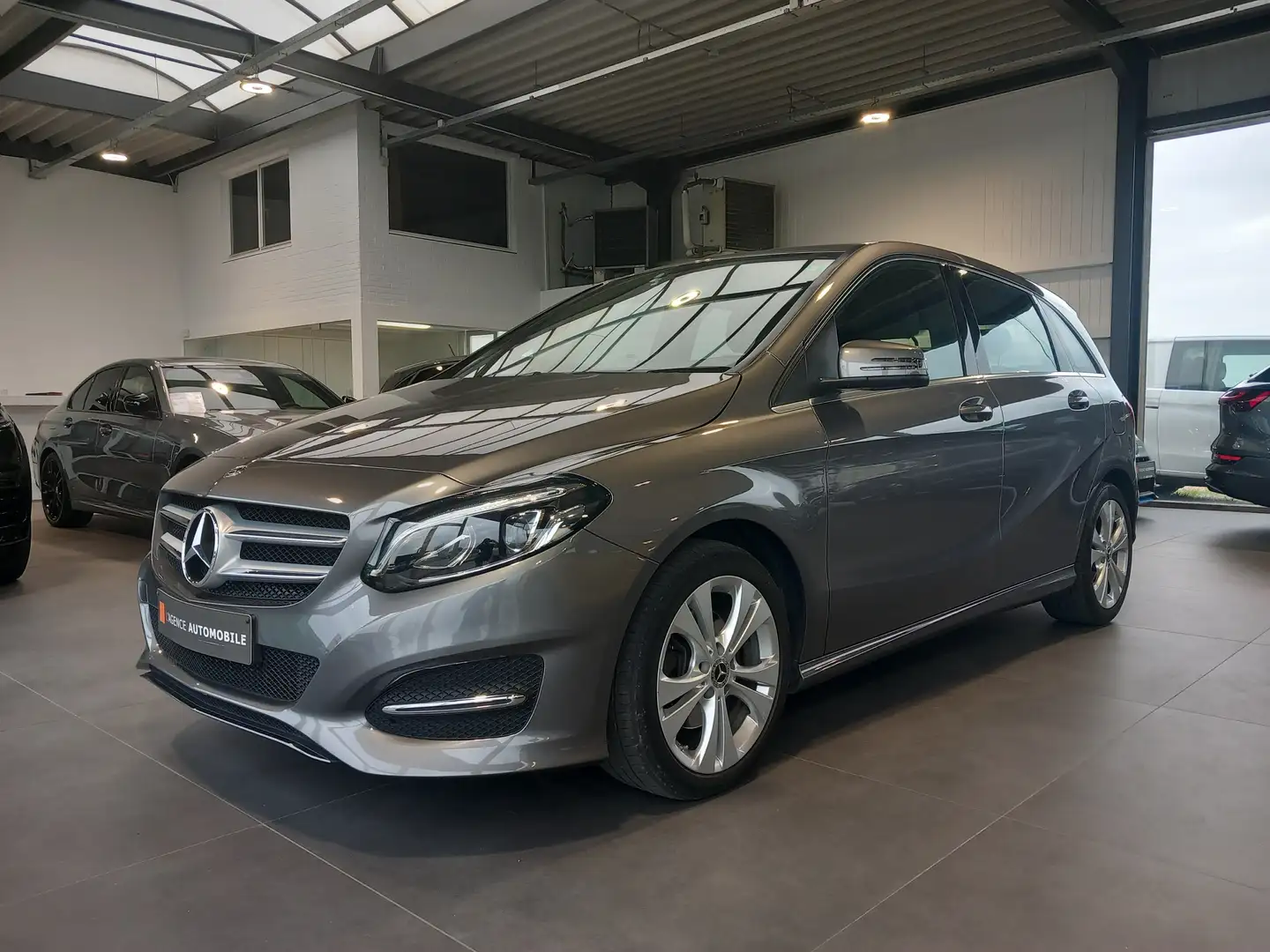 Mercedes-Benz B 200 d - Garantie 12M Gris - 2
