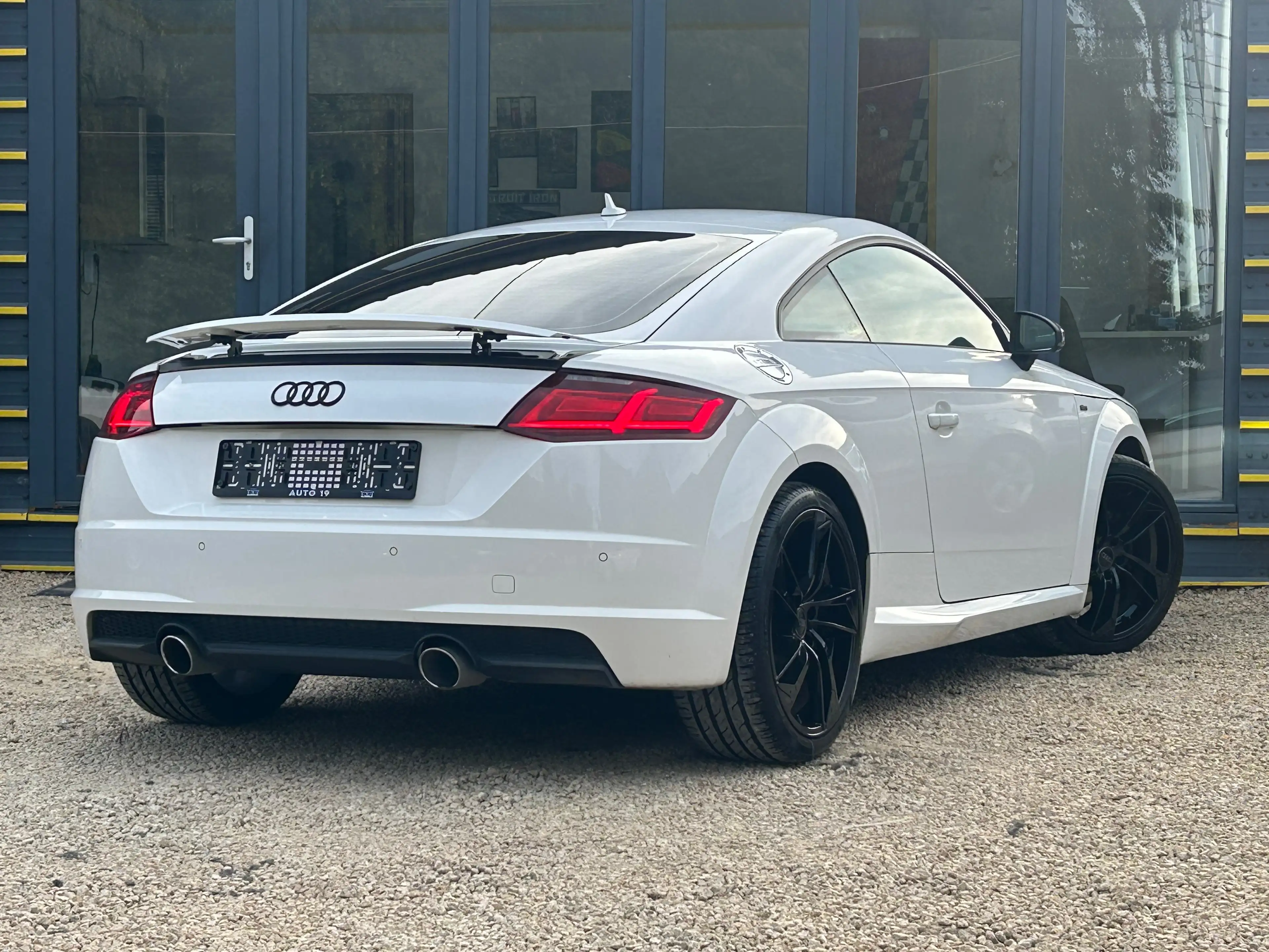 Audi TT TT Coupé 2.0 TDi ultra S line (TVAC%21) — photo 4