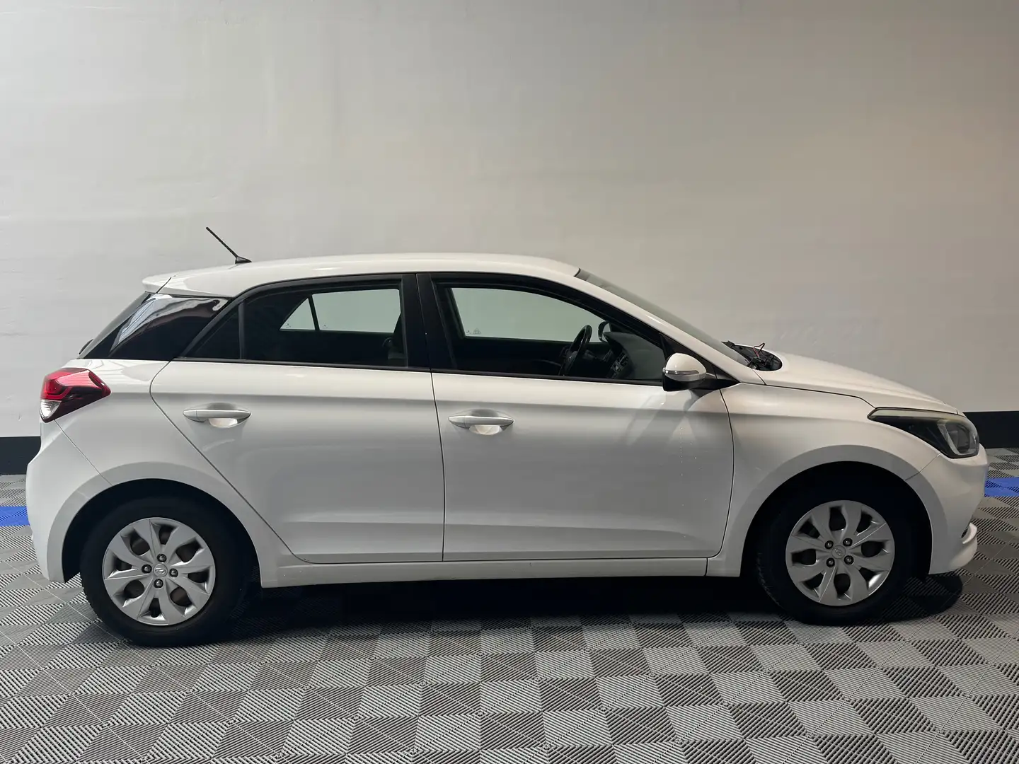 Hyundai i20 i20 1.2i Comfort MY2011 Blanc - 2