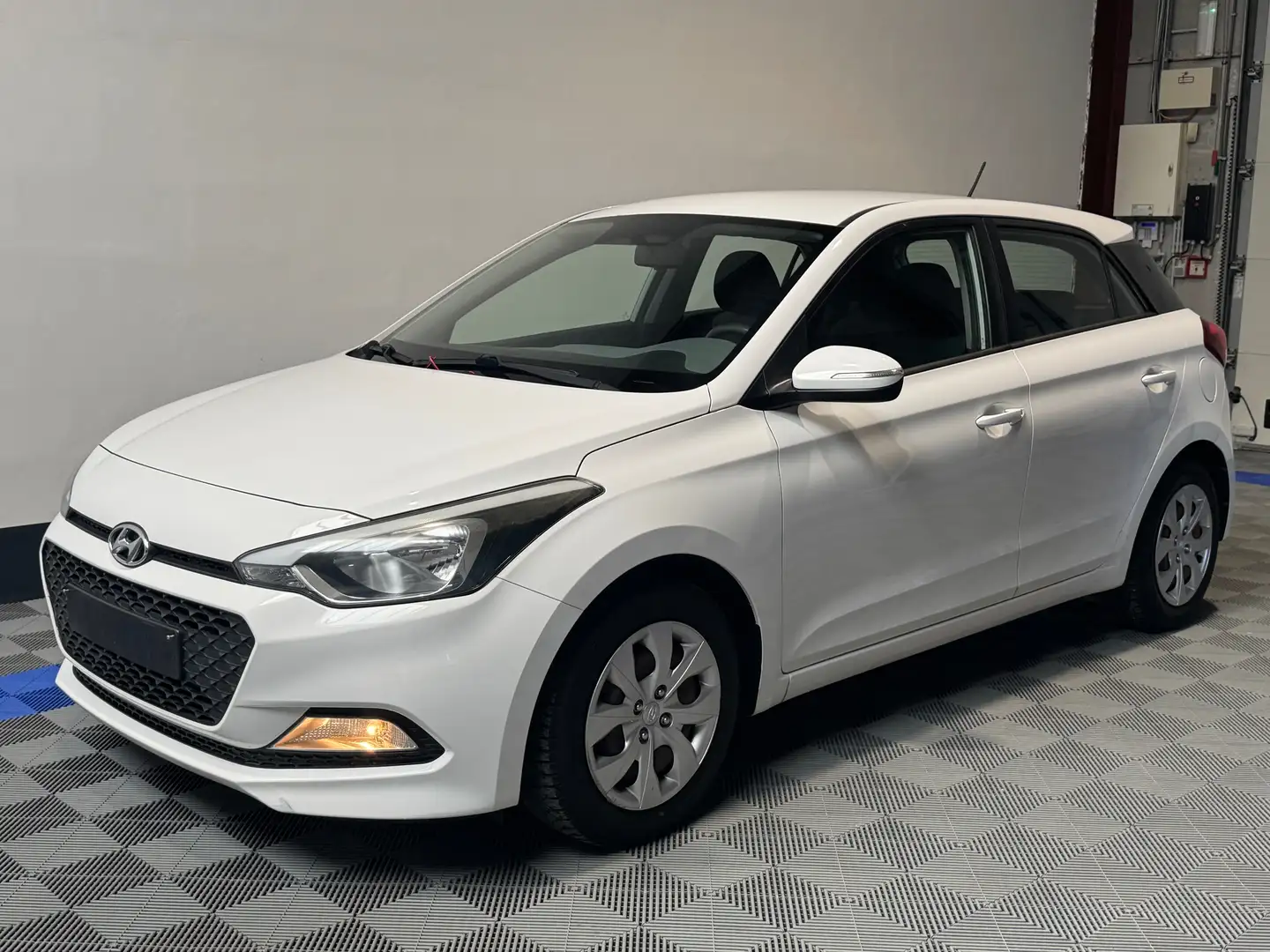 Hyundai i20 i20 1.2i Comfort MY2011 Blanc - 1