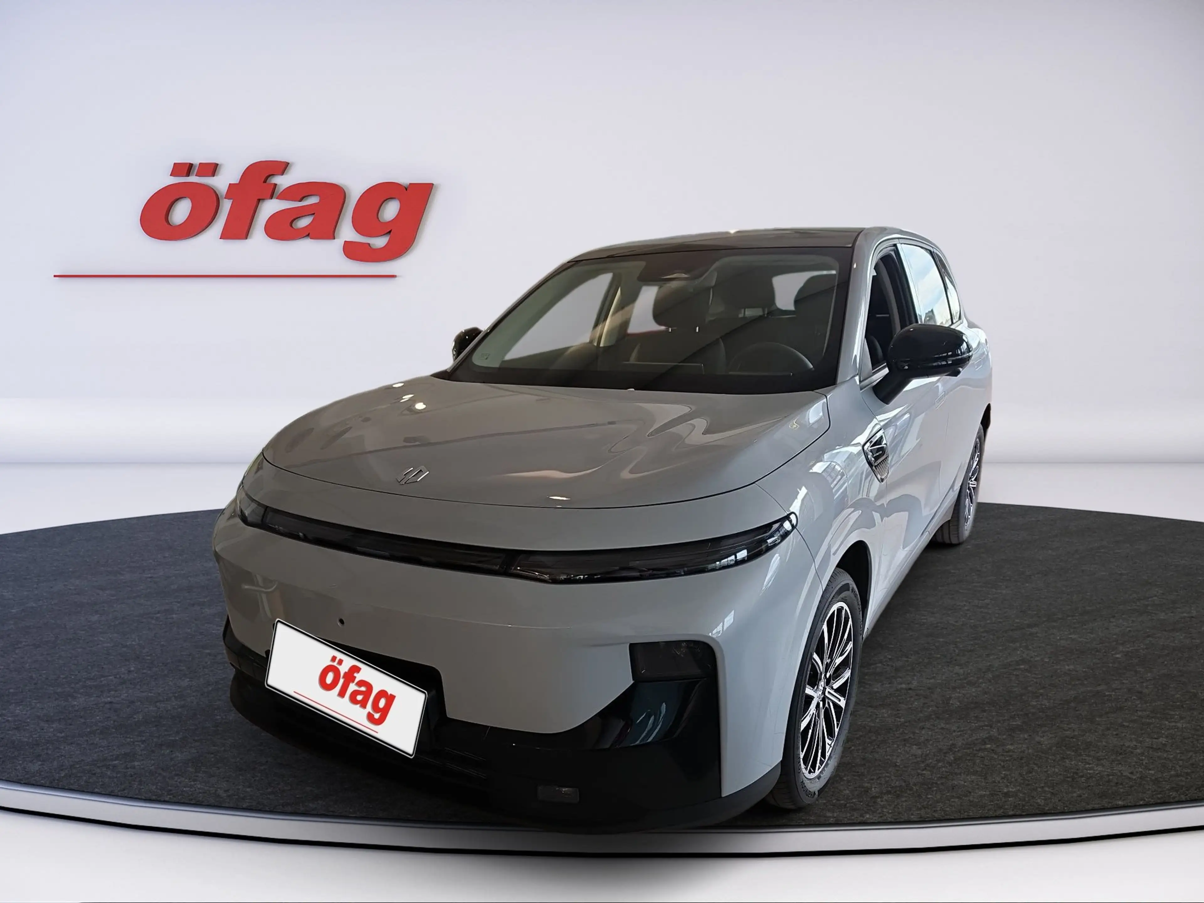 Leapmotor B10 Design HYBRID EV ACC+LED+Pano+SHZ+360 — photo 3