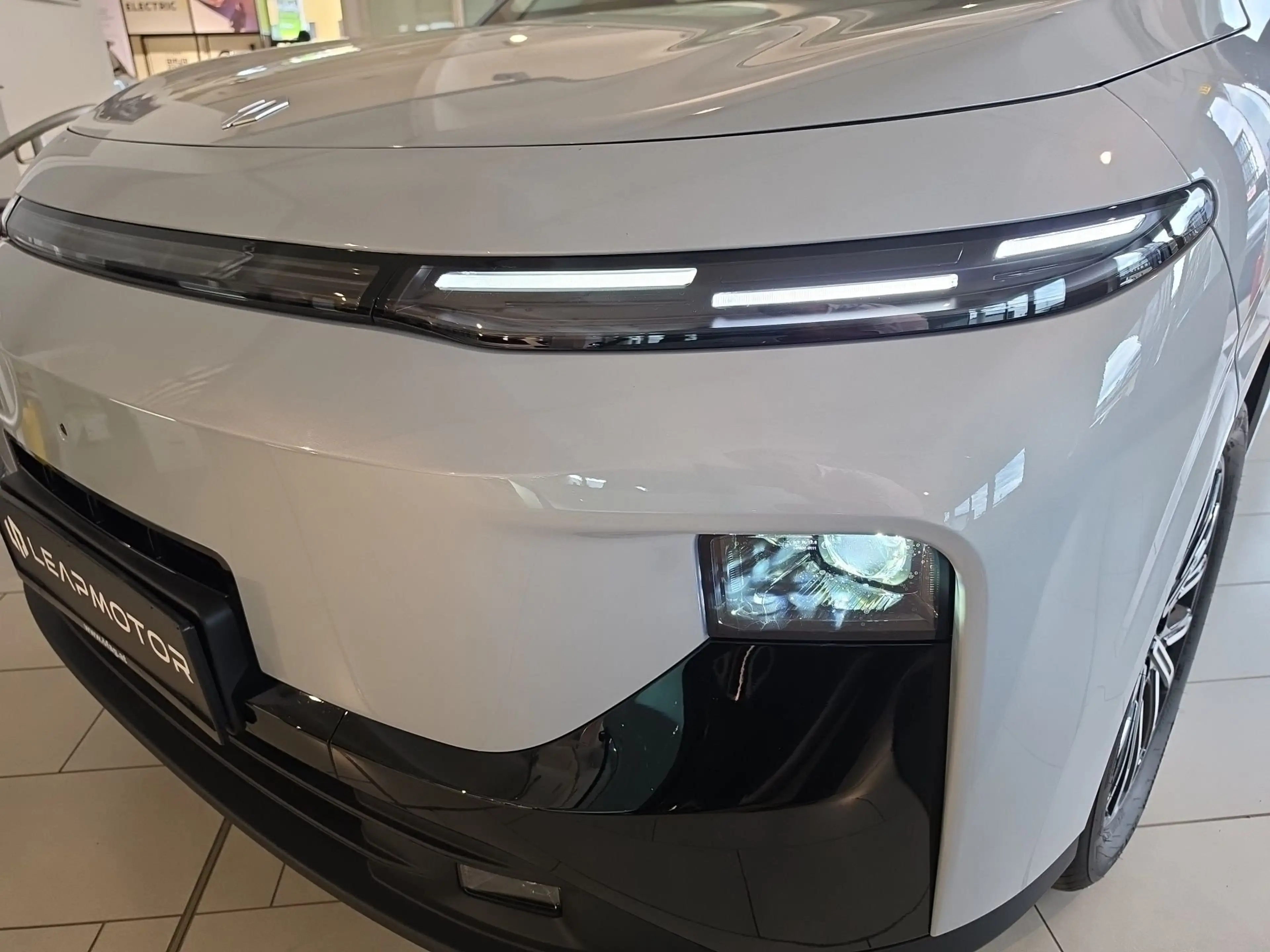 Leapmotor B10 Design HYBRID EV ACC+LED+Pano+SHZ+360 — photo 11