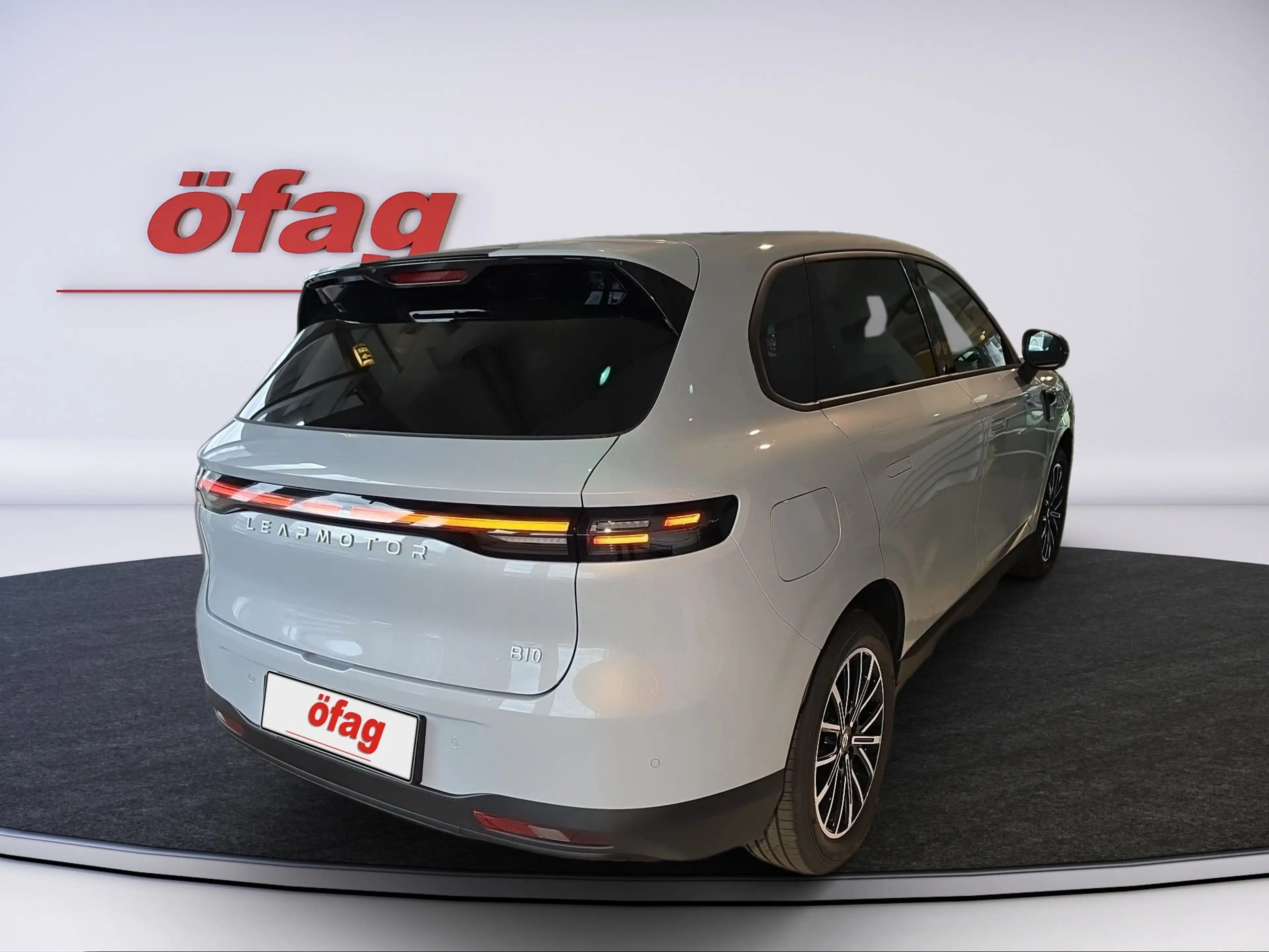 Leapmotor B10 Design HYBRID EV ACC+LED+Pano+SHZ+360 — photo 5