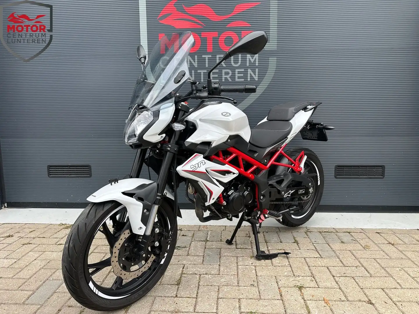 Benelli BN 125 bijela - 2