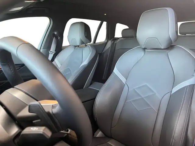 BMW 5 Series view 7