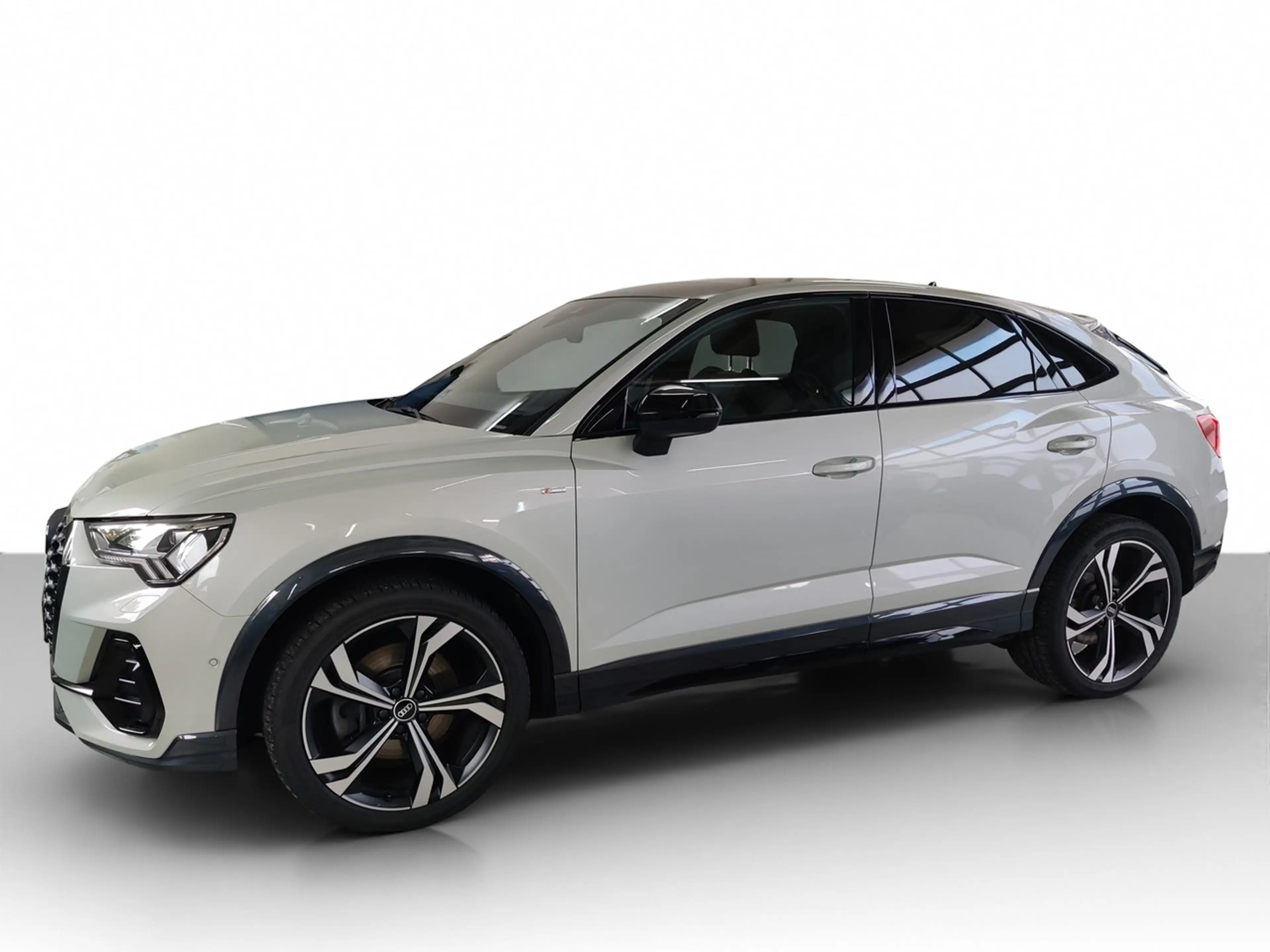 Audi Q3 Sportback 45 TFSI quattro S tronic S line, AHK — photo 2
