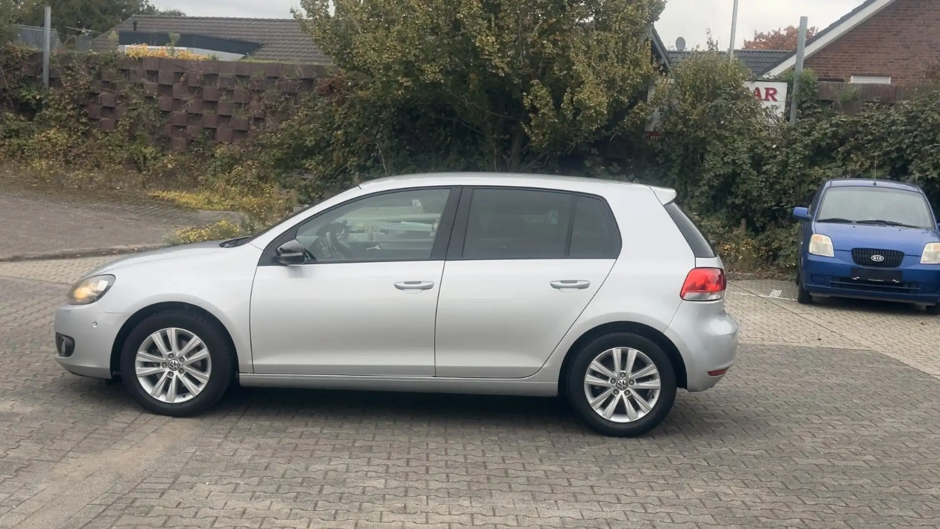 Volkswagen Golf VI Trendline*KLIMA*MFL*PARK PILOT*PDC*5 TÜR Silber - 2