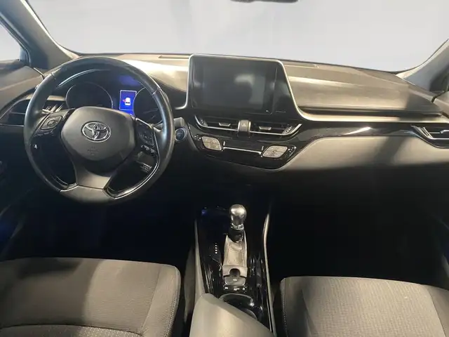 Toyota C-HR view 6