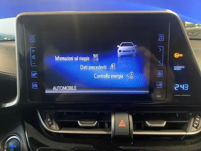 Toyota C-HR view 10