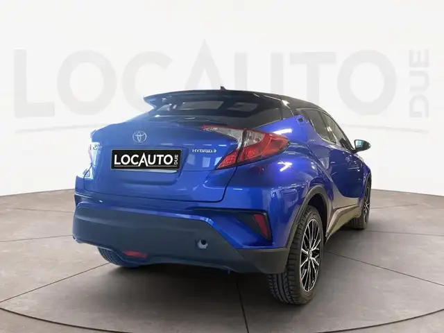 Toyota C-HR view 4