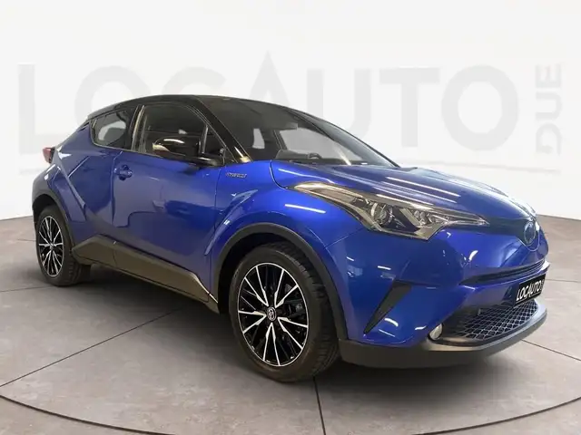 Toyota C-HR view 3