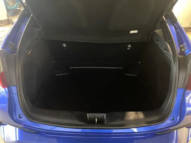 Toyota C-HR view 9
