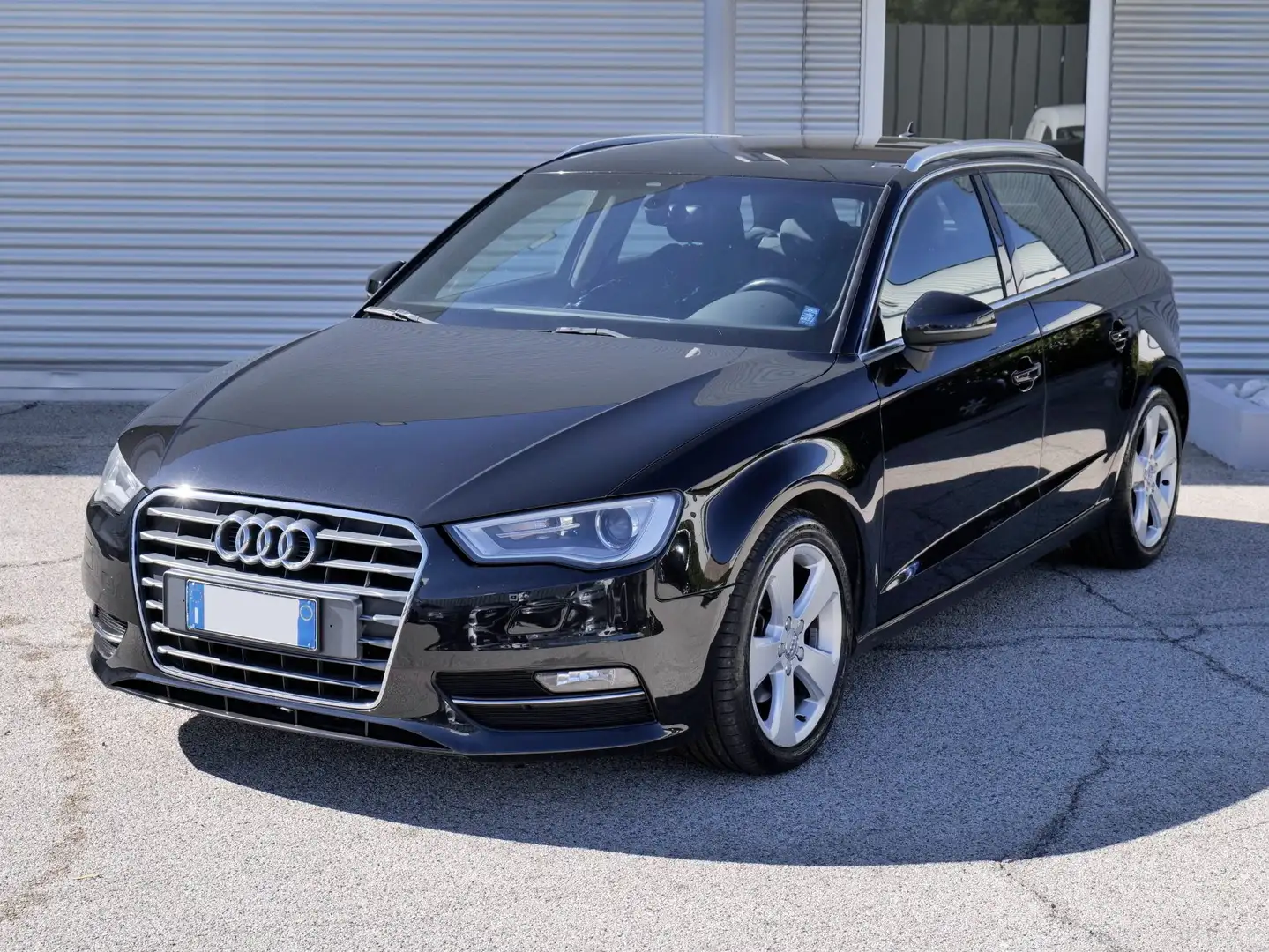 Audi A3 Sportback 1.6 Tdi 110cv S-tronic Ambition Schwarz - 1