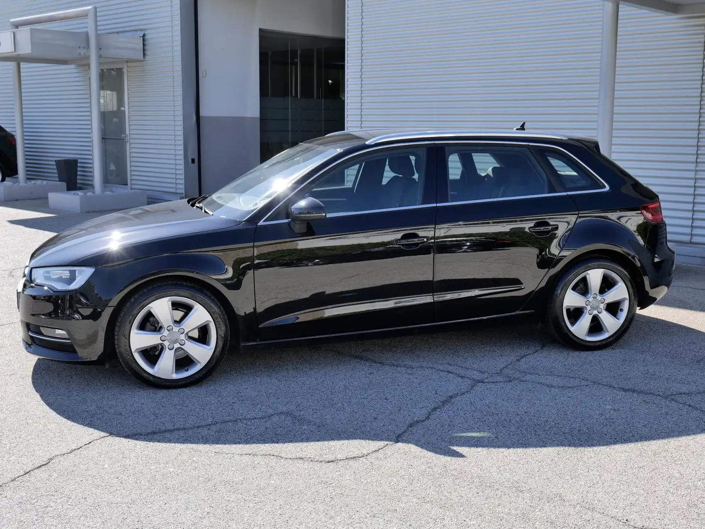 Audi A3 Sportback 1.6 Tdi 110cv S-tronic Ambition Schwarz - 2