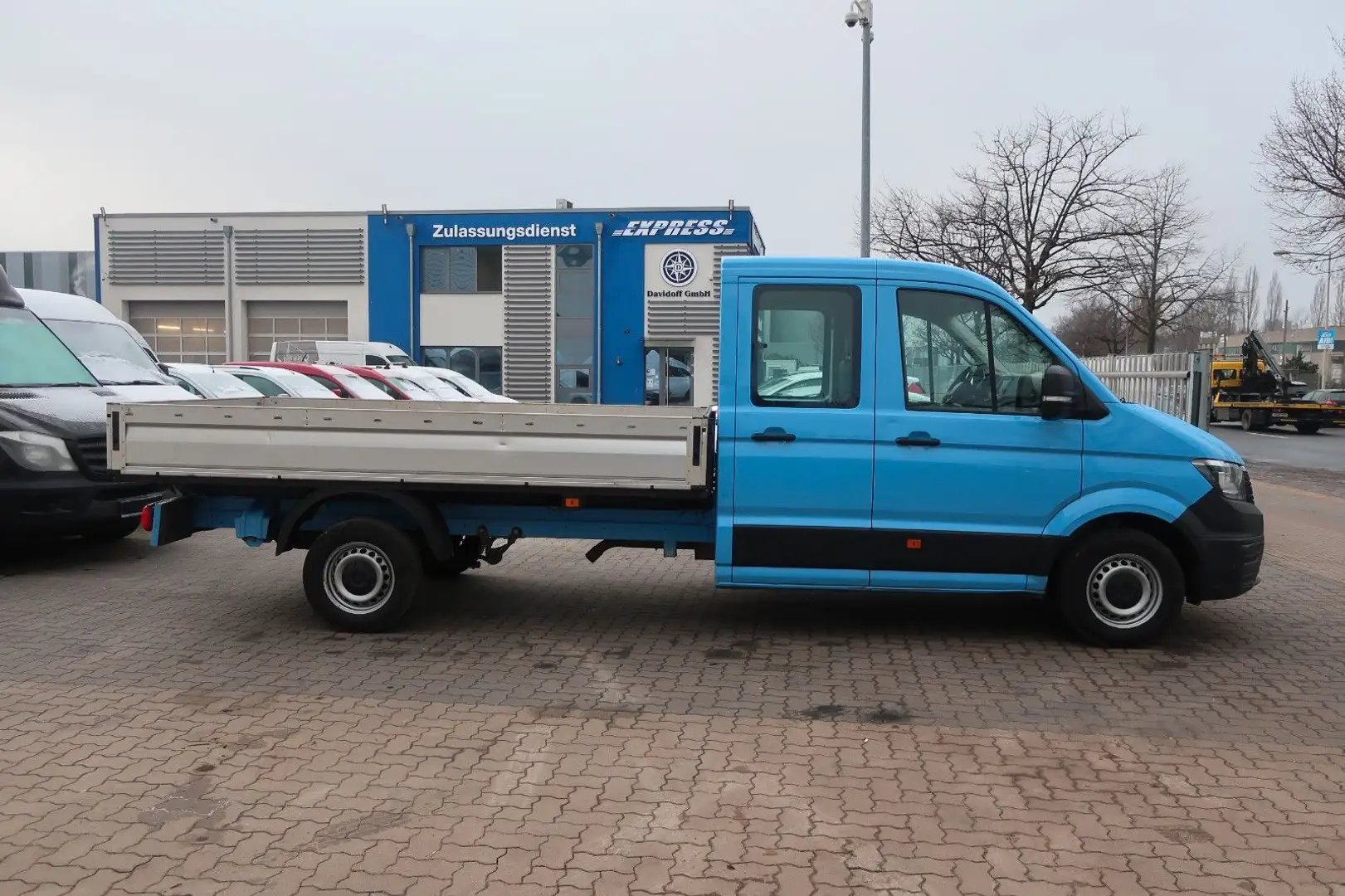 Volkswagen Crafter Pritsche 35 DOKA lang FWD/Klima/Navi Blau - 1