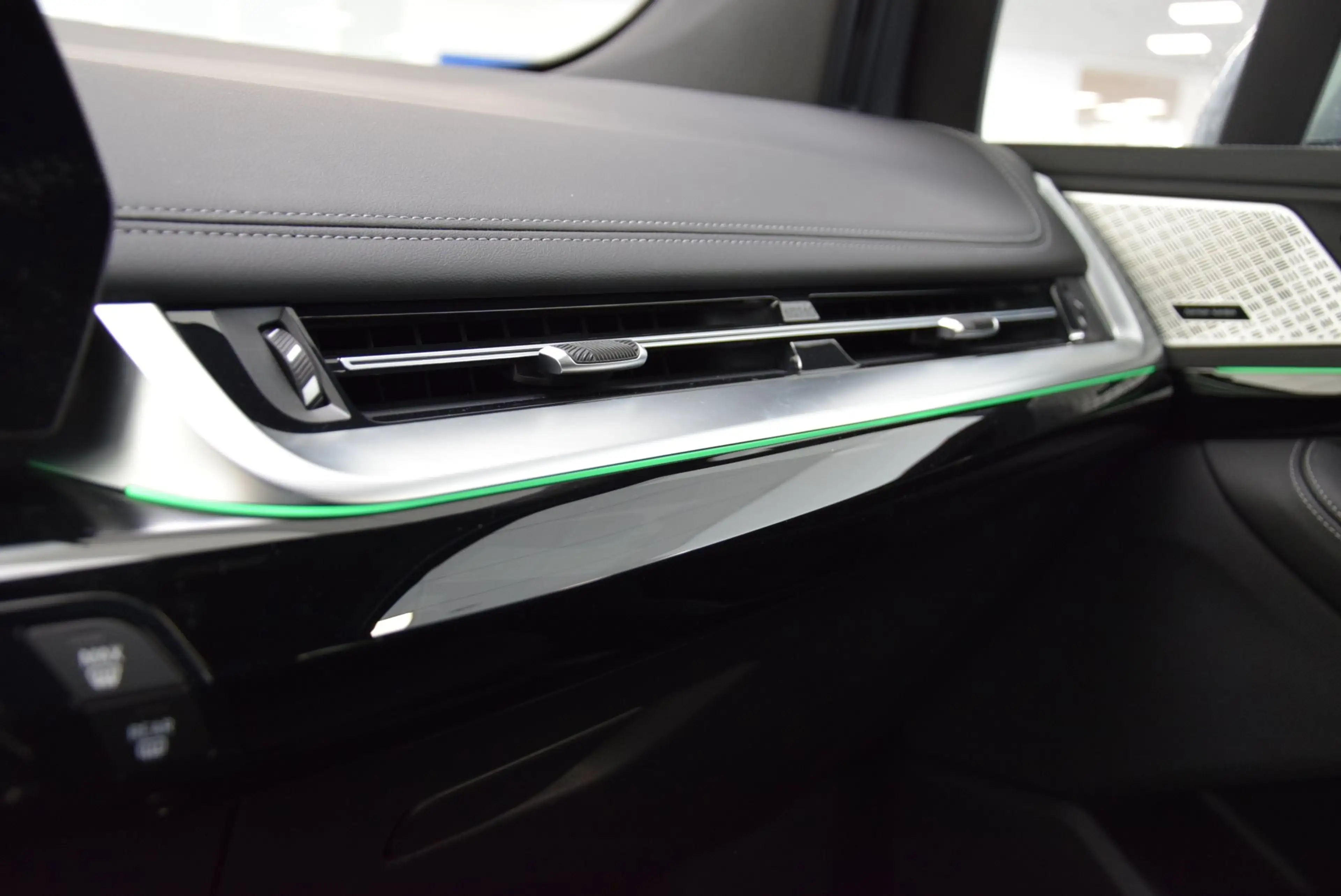 BMW 223 i M-Sportpaket — photo 14