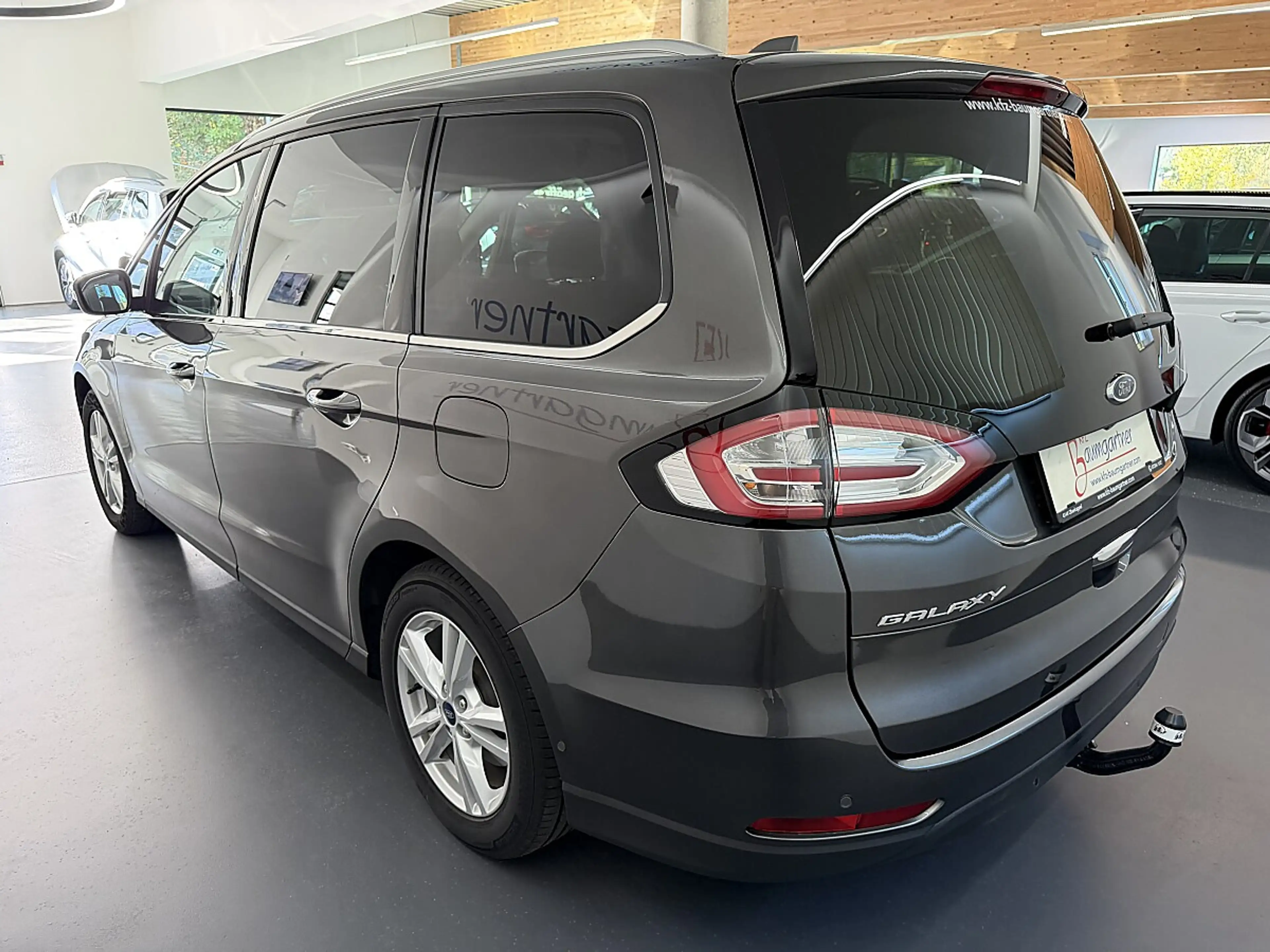 Ford Galaxy 2,0TDCi Titanium 7-Sitze *LED*NAVI*ACC*AHK*Sitz... — photo 5