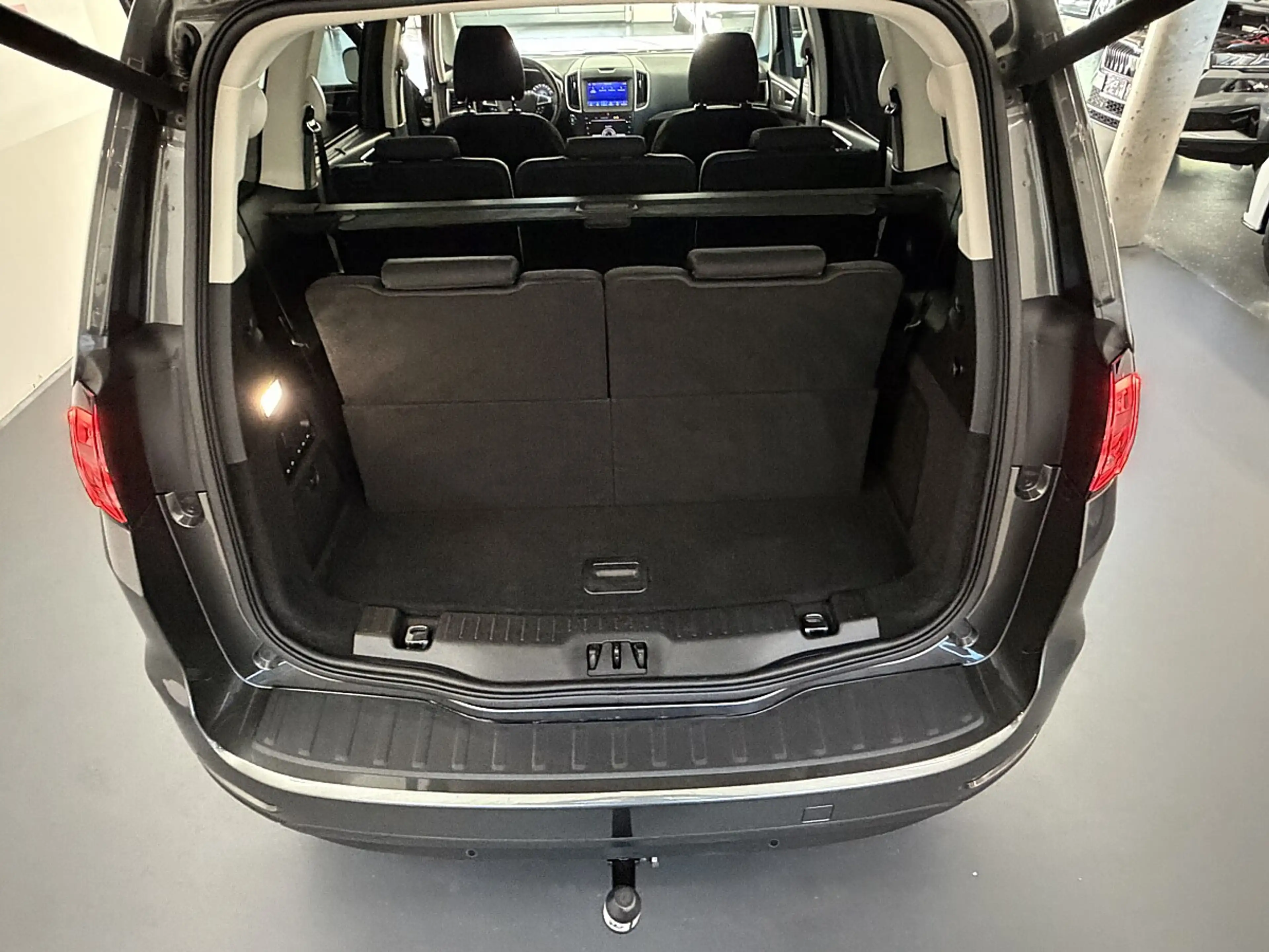 Ford Galaxy 2,0TDCi Titanium 7-Sitze *LED*NAVI*ACC*AHK*Sitz... — photo 14