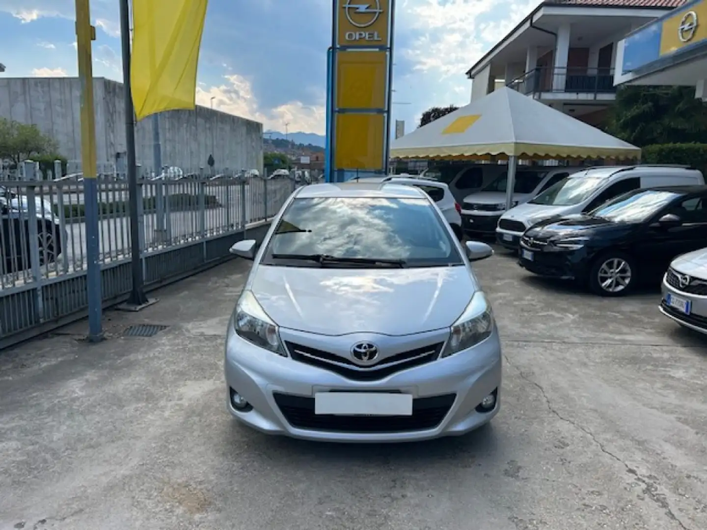 Toyota Yaris 1.4 D-4D 5 porte Lounge M-MT UNICO PROPRIETARIO Grigio - 1