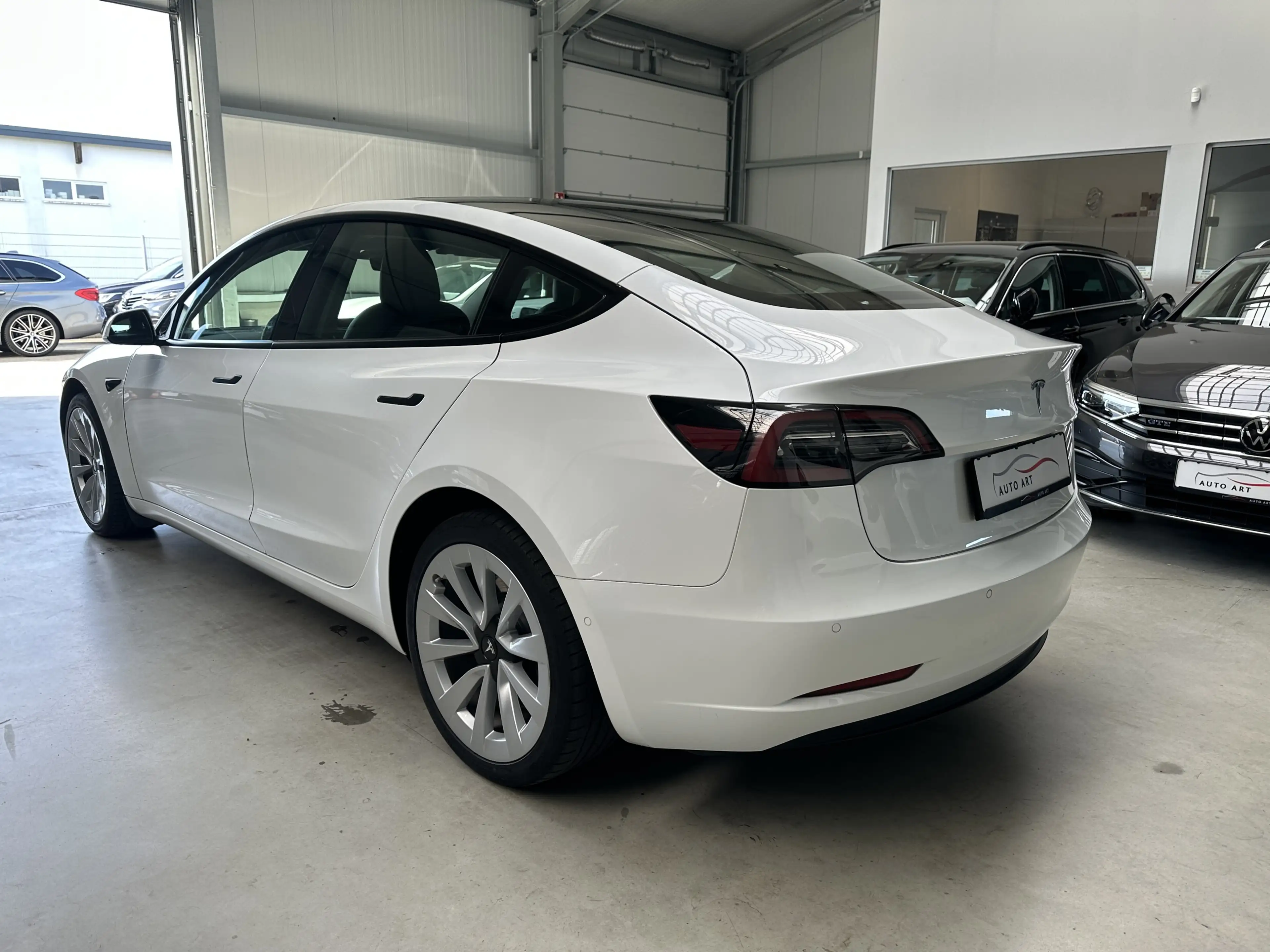 Tesla Model 3 Basis RWD AMD Ryzen Wärmepumpe Subwoofer — photo 6
