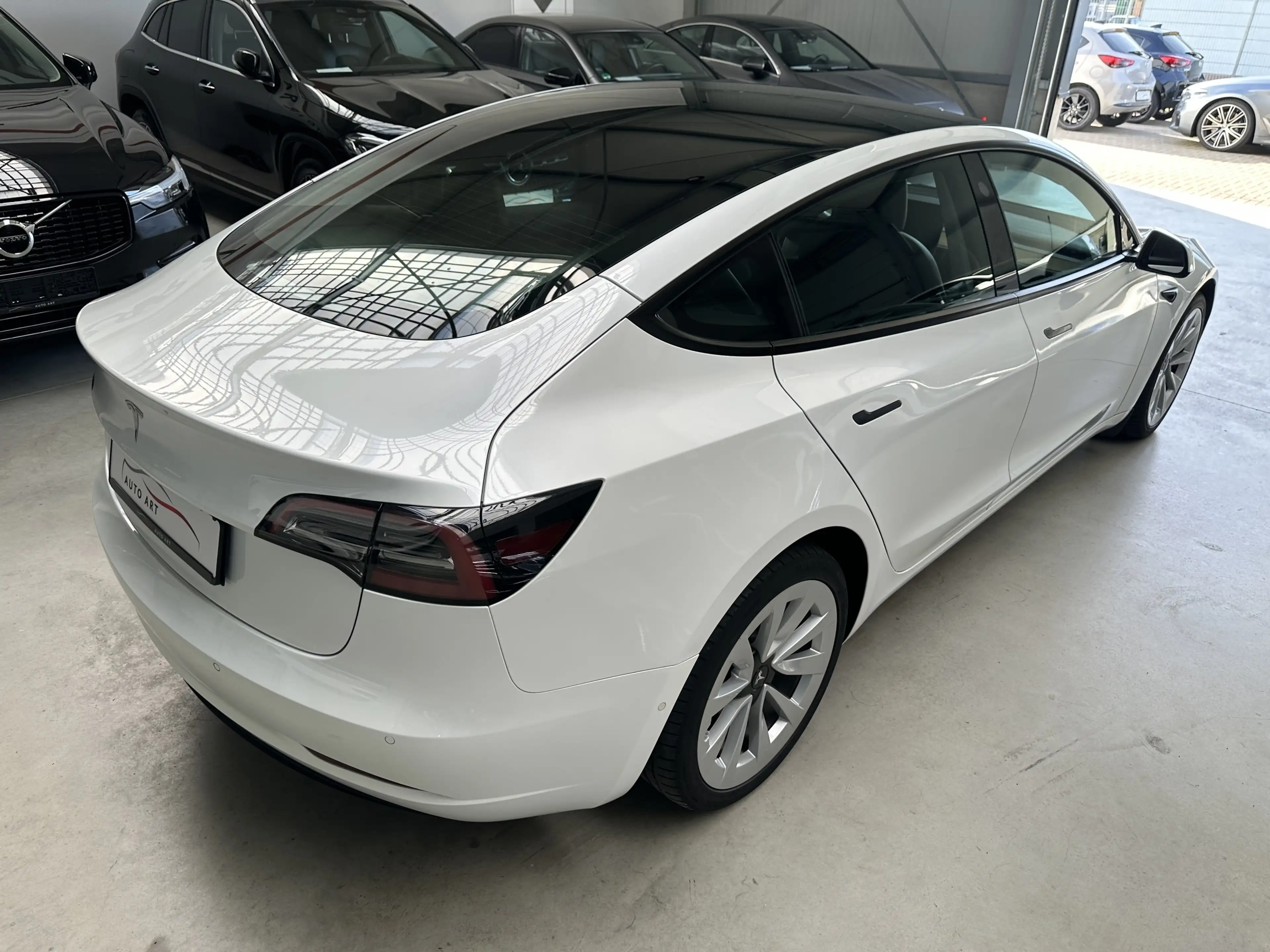 Tesla Model 3 Basis RWD AMD Ryzen Wärmepumpe Subwoofer — photo 11
