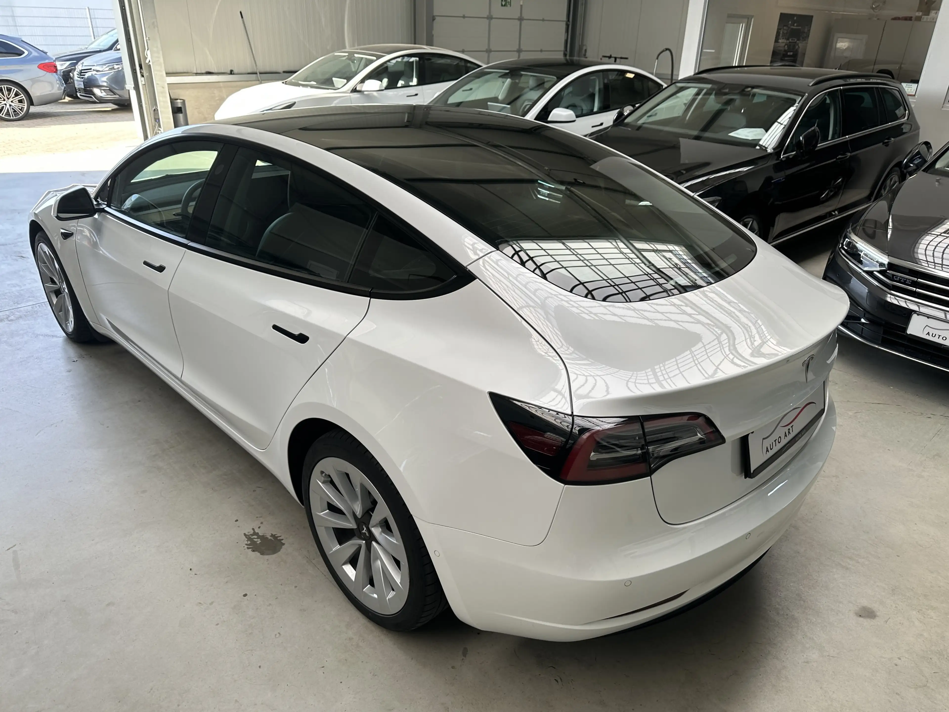 Tesla Model 3 Basis RWD AMD Ryzen Wärmepumpe Subwoofer — photo 12