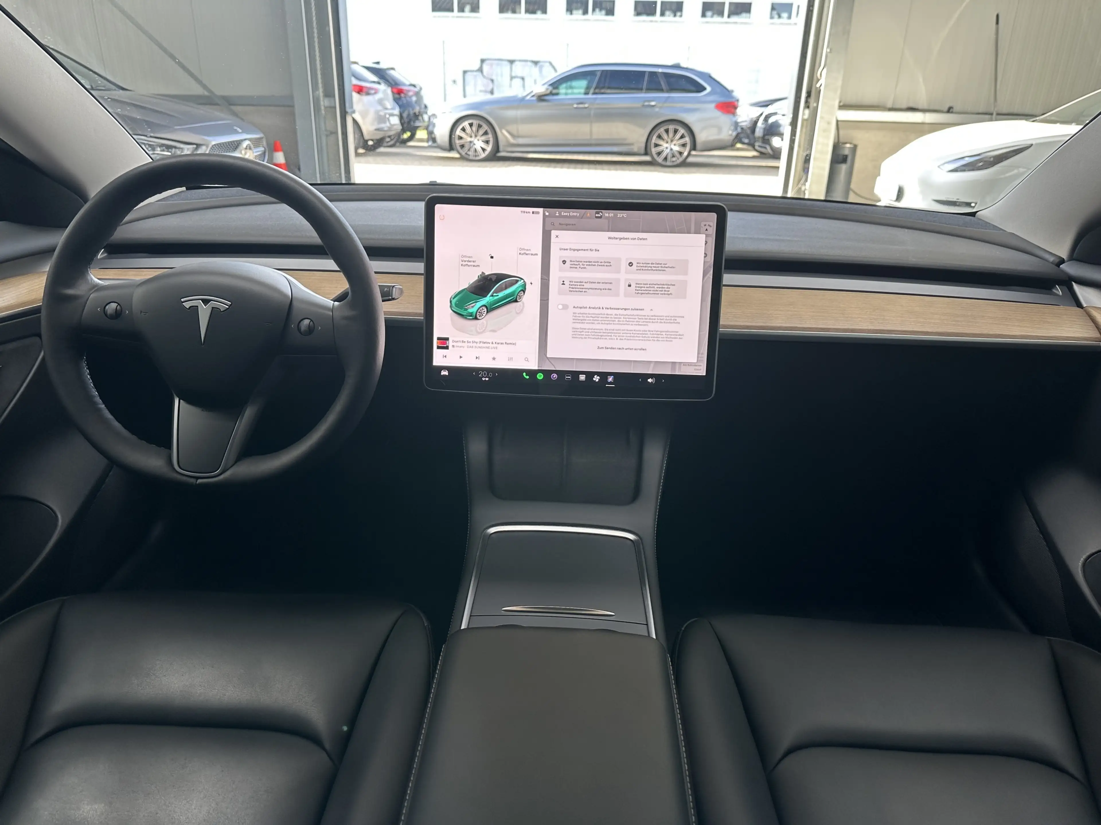 Tesla Model 3 Basis RWD AMD Ryzen Wärmepumpe Subwoofer — photo 14