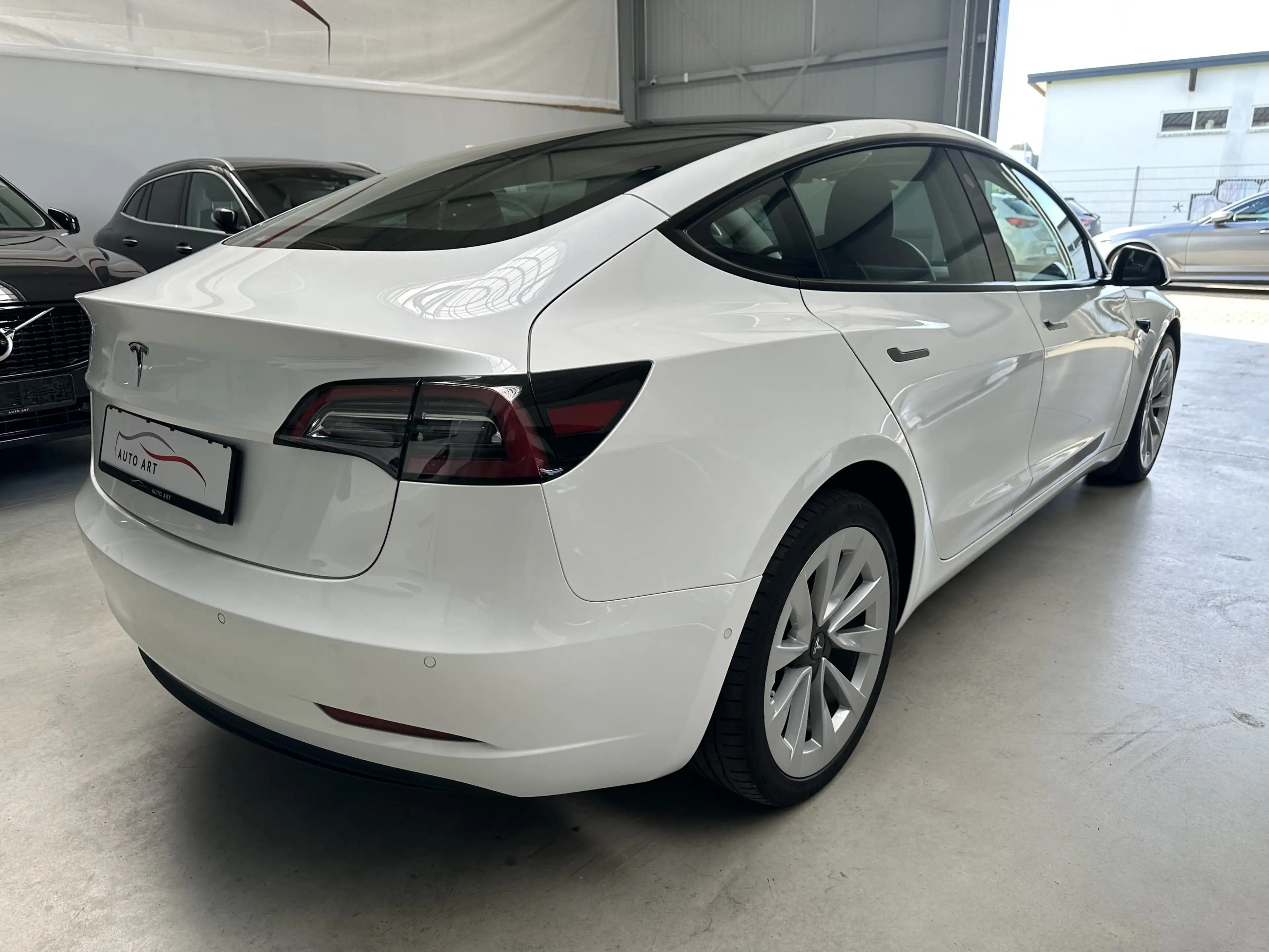 Tesla Model 3 Basis RWD AMD Ryzen Wärmepumpe Subwoofer — photo 7