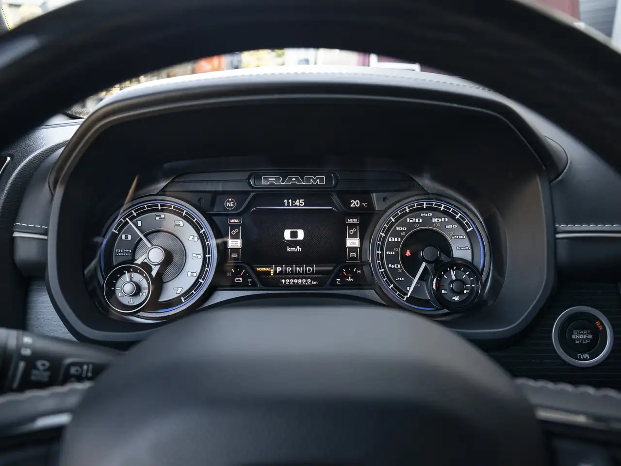Dodge RAM 2022 — фото 11