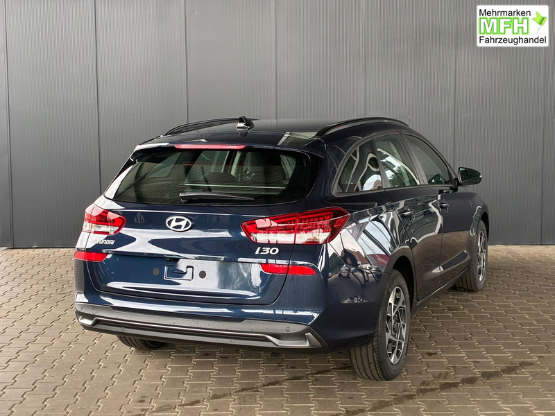 Hyundai i30 Kombi Comfort 1.5 GDI / Navi Tempomat Shz Vorne... — photo 3