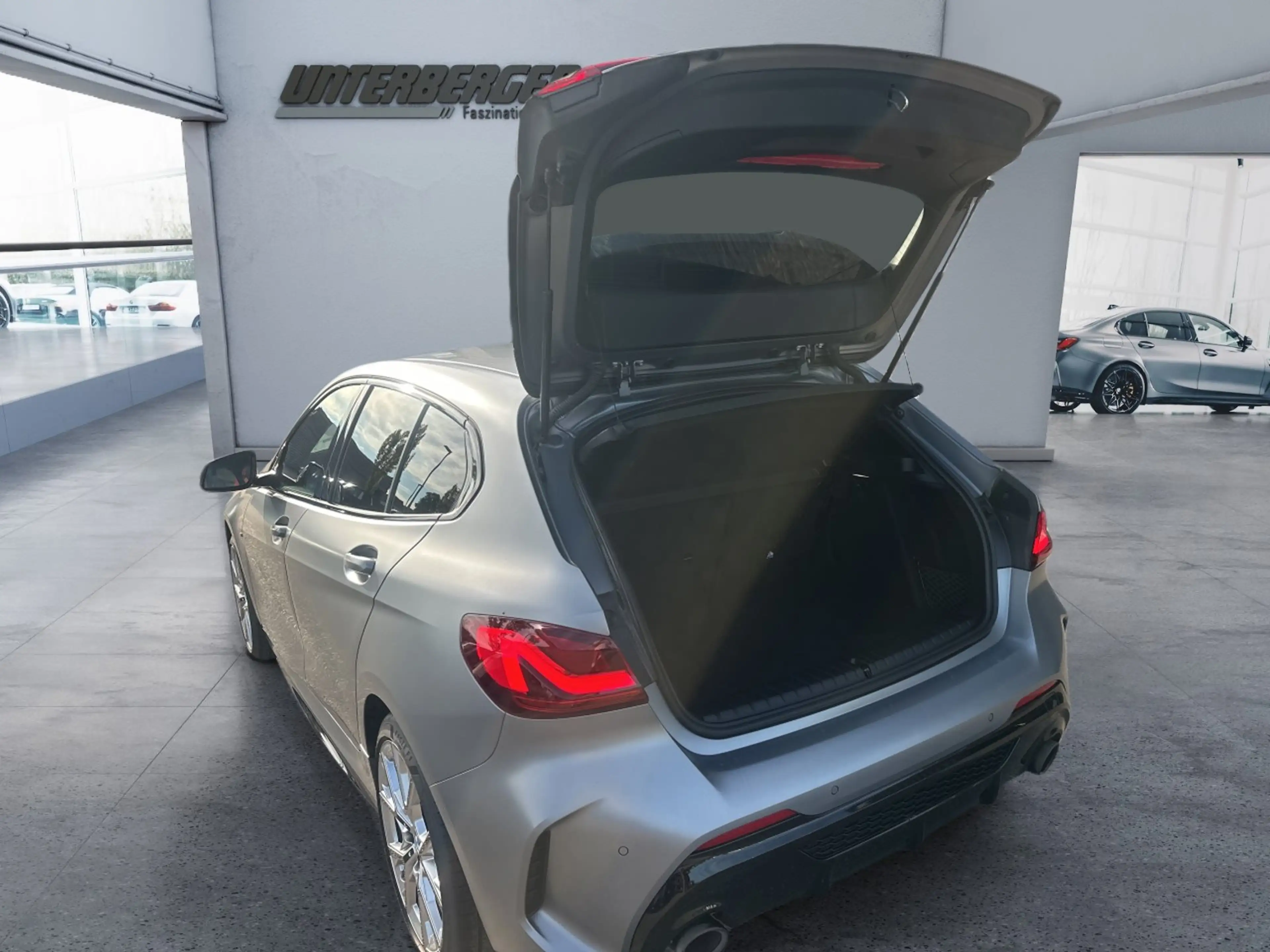 BMW 135 M135i xDrive LHZ SHZ LED-Scheinwerfer — photo 12