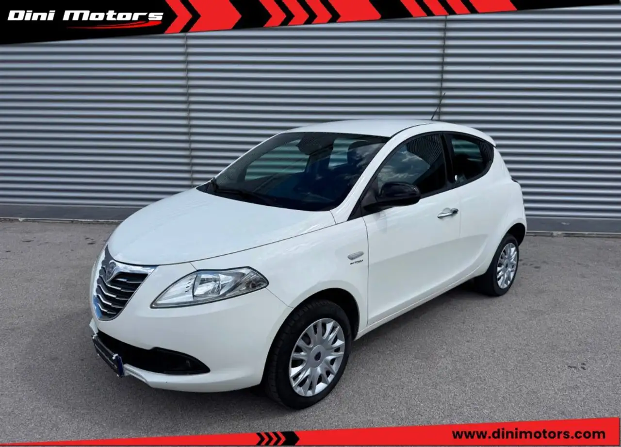 Lancia Ypsilon