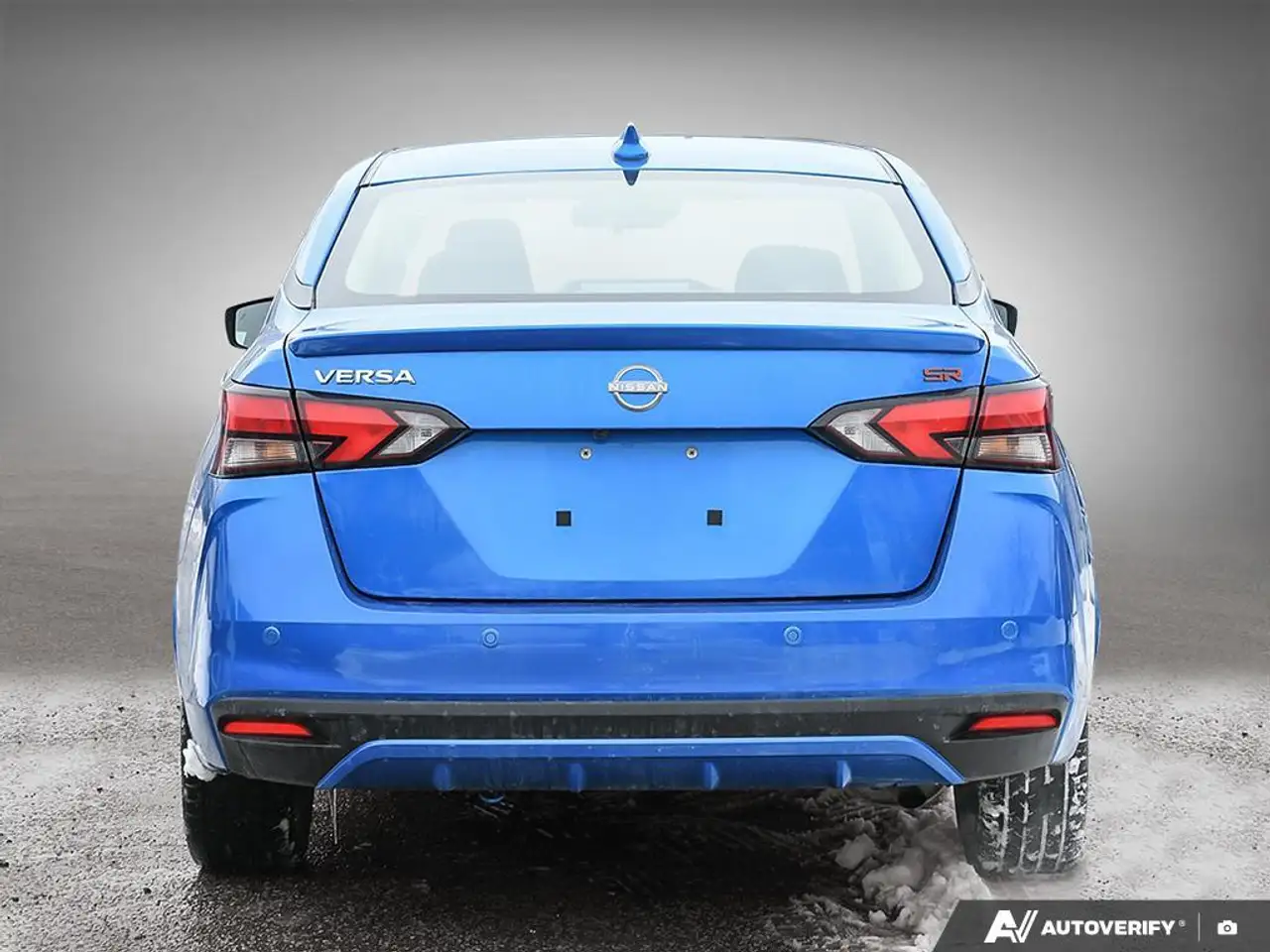 Nissan Versa снимка Nissan Versa