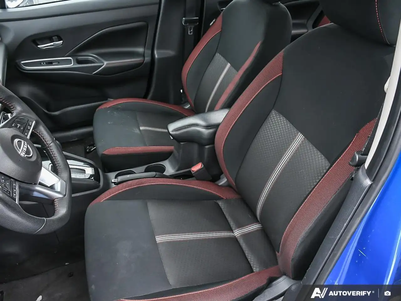 Nissan Versa снимка Nissan Versa