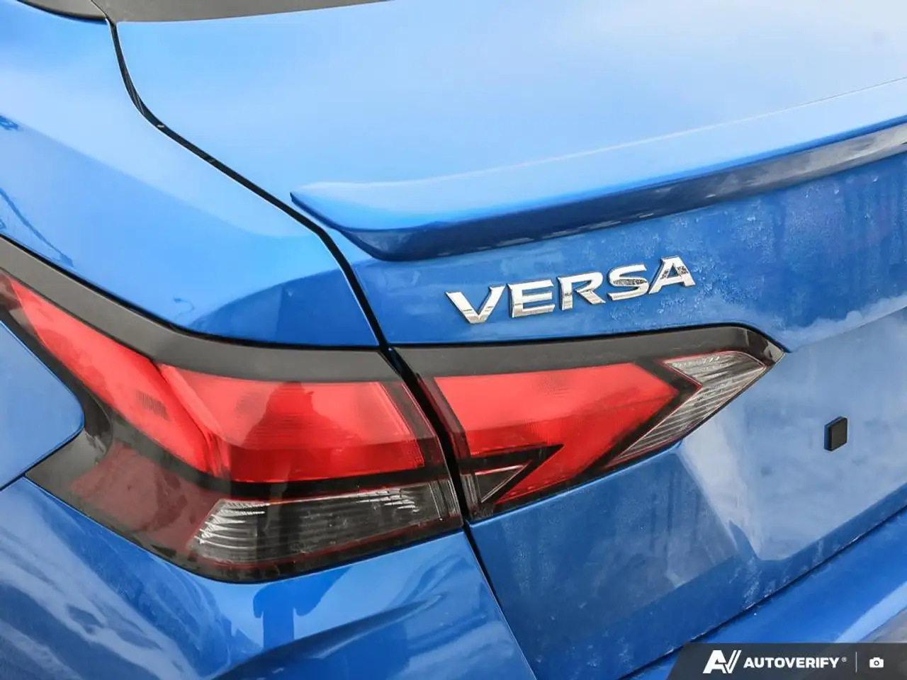 Nissan Versa снимка Nissan Versa