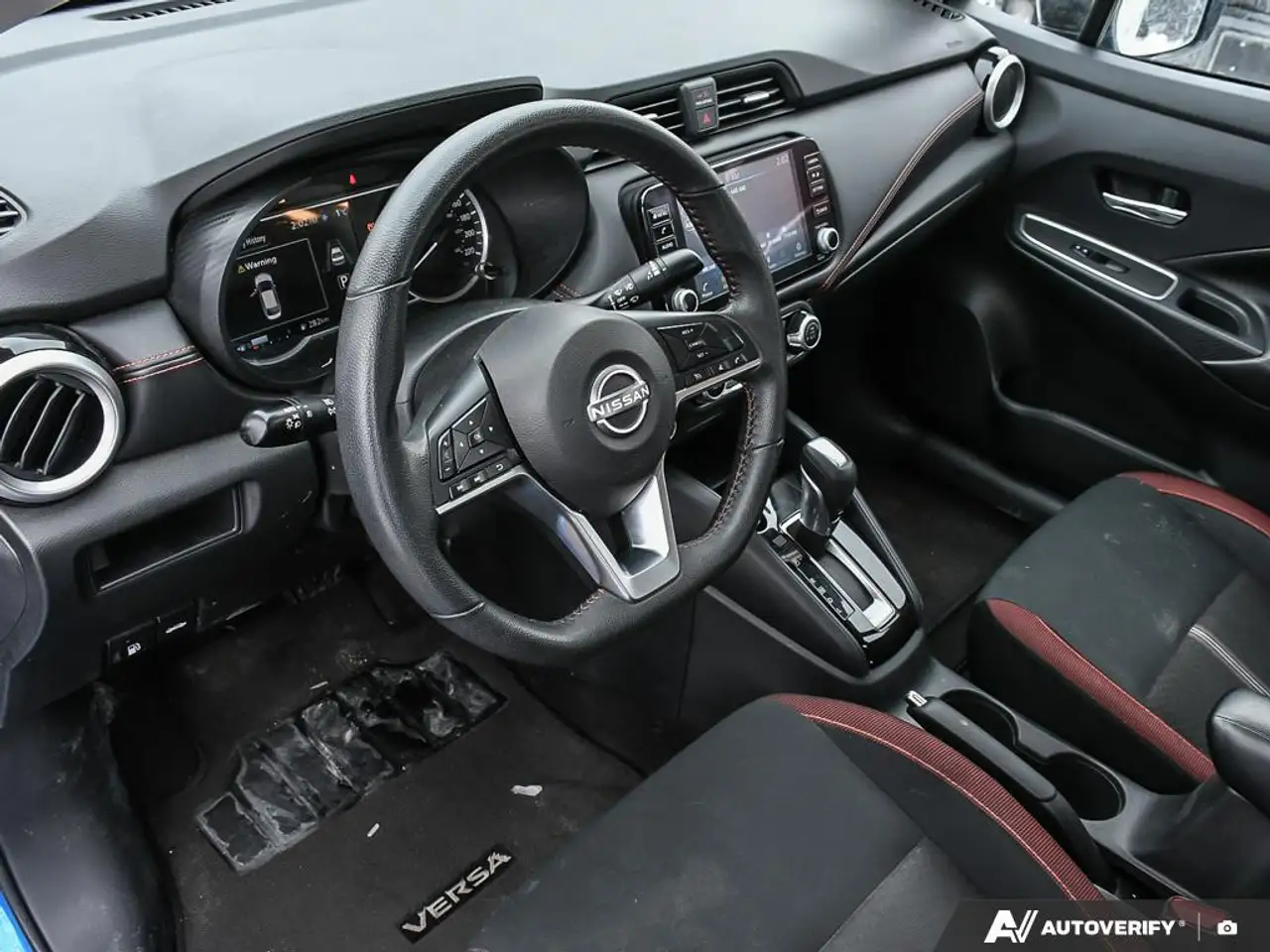 Nissan Versa снимка Nissan Versa