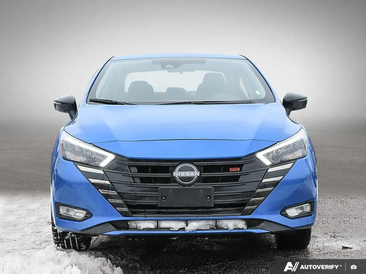 Nissan Versa снимка Nissan Versa