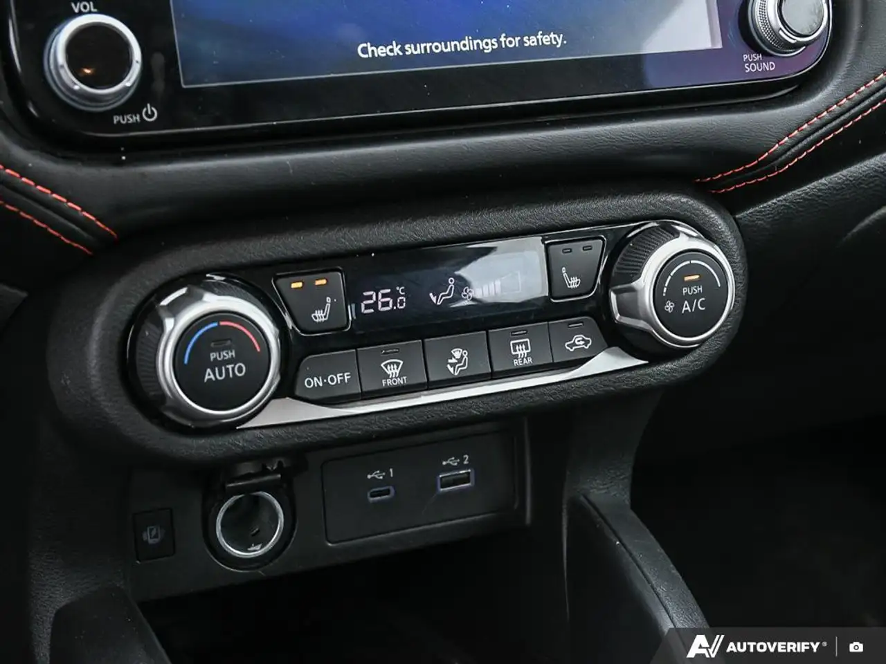 Nissan Versa снимка Nissan Versa