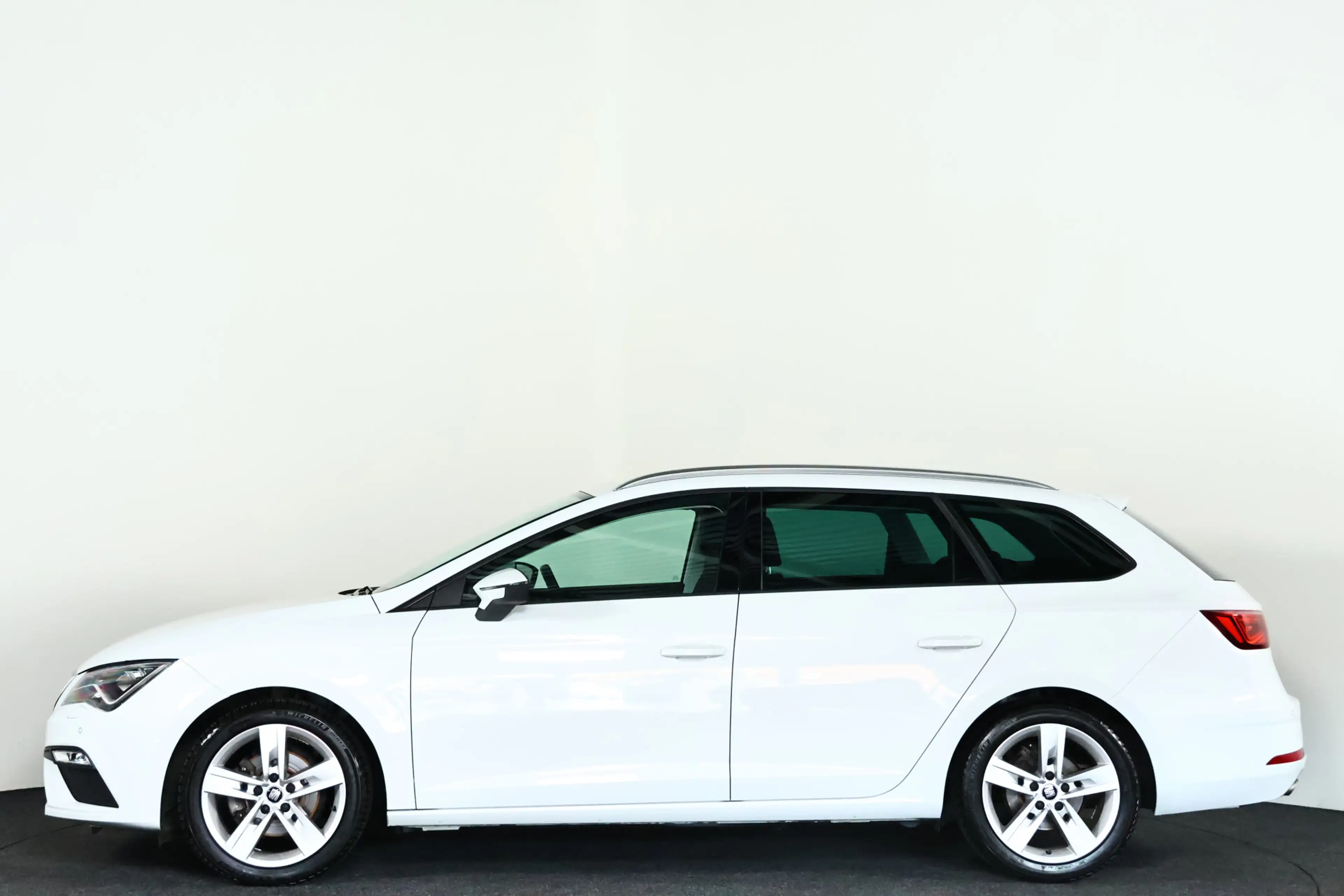 SEAT Leon ST 1.4 EcoTSI FR Navi / Automaat / ACC / CarPlay / — photo 32