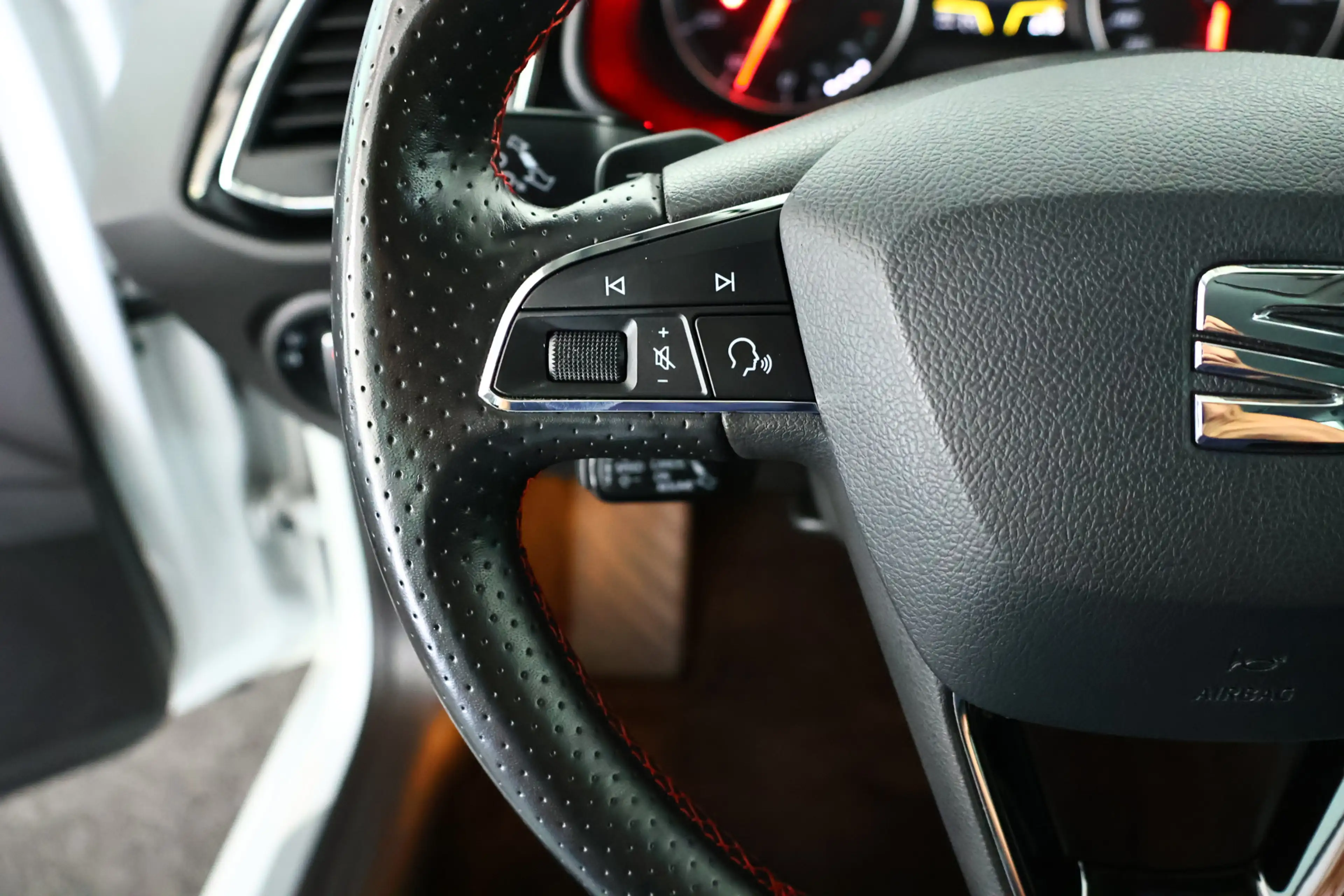SEAT Leon ST 1.4 EcoTSI FR Navi / Automaat / ACC / CarPlay / — photo 19
