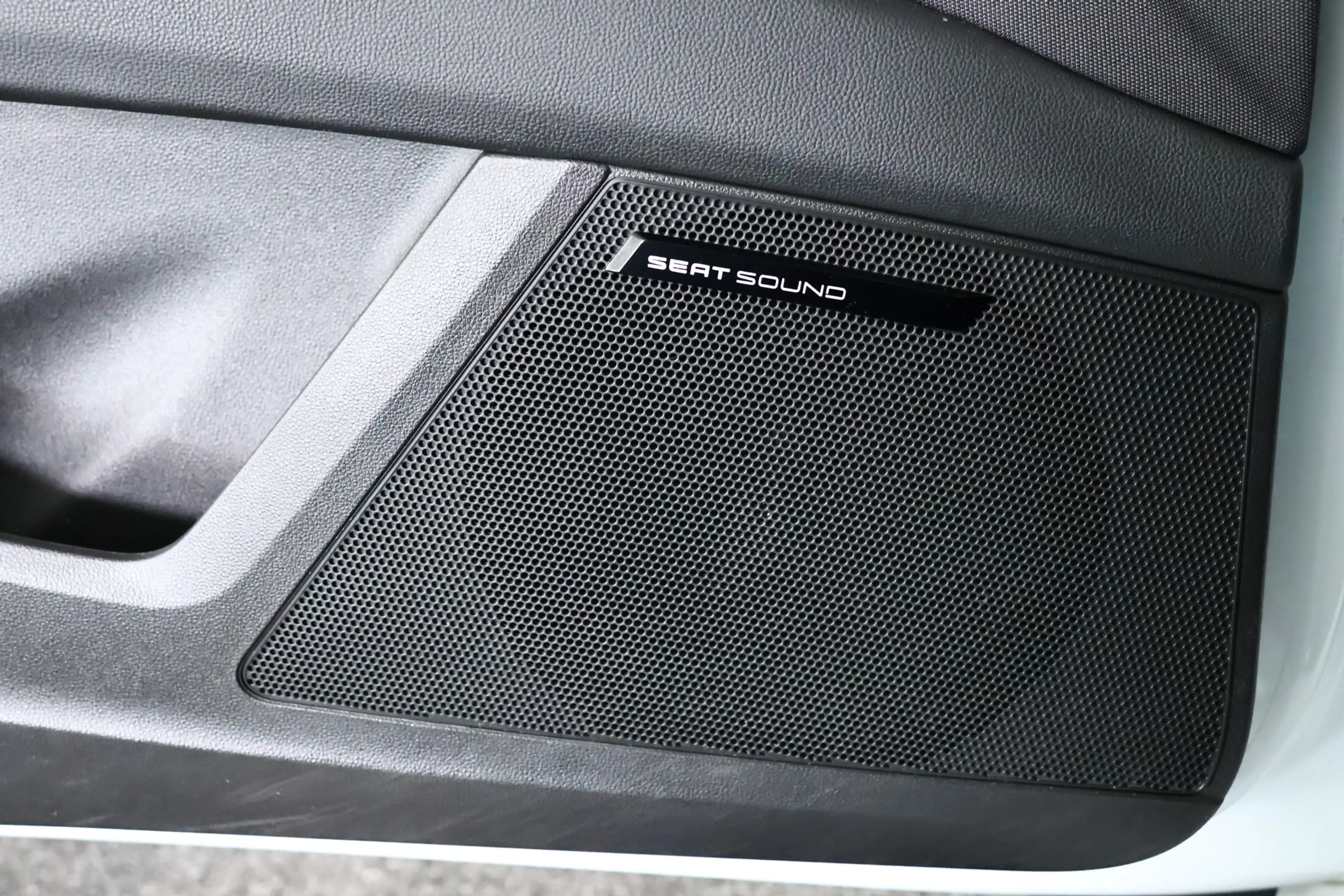 SEAT Leon ST 1.4 EcoTSI FR Navi / Automaat / ACC / CarPlay / — photo 17