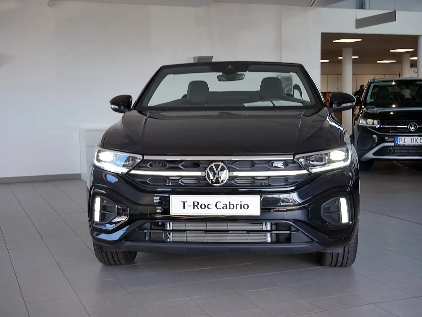 Volkswagen T-Roc Cabriolet R-Line 1.5 TSI DSG AHK STANDHEIZ LEDER Schwarz - 2