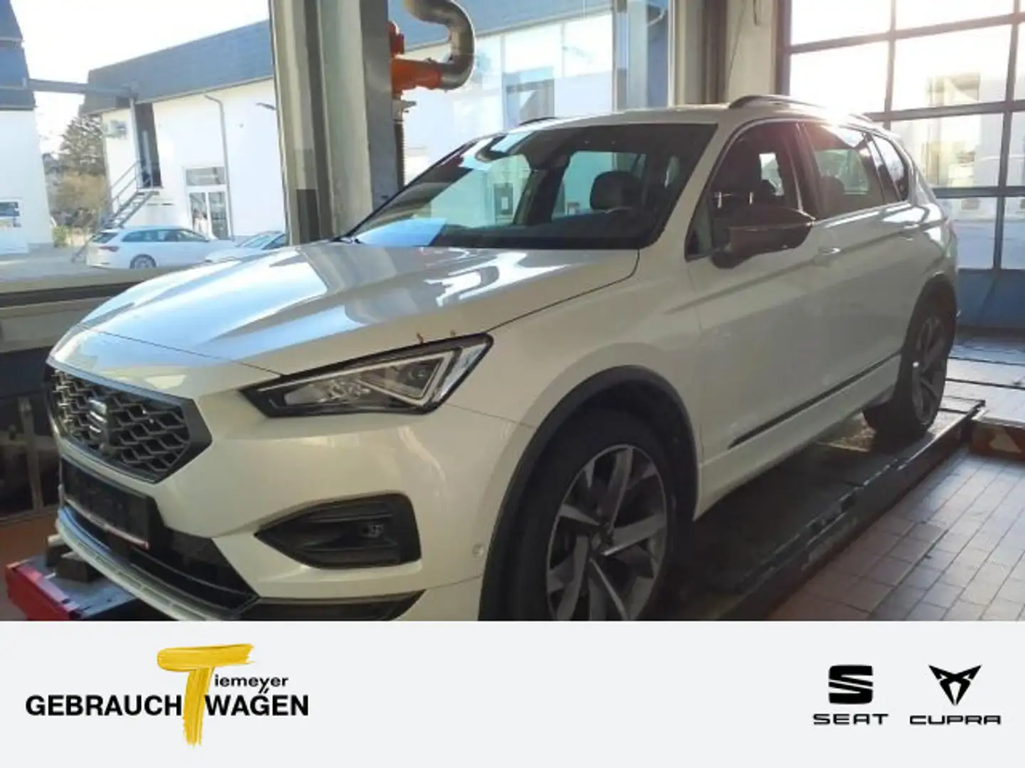 SEAT Tarraco 2.0 TSI DSG 4D FR LEDER PANO LM20 AHK Weiß - 1