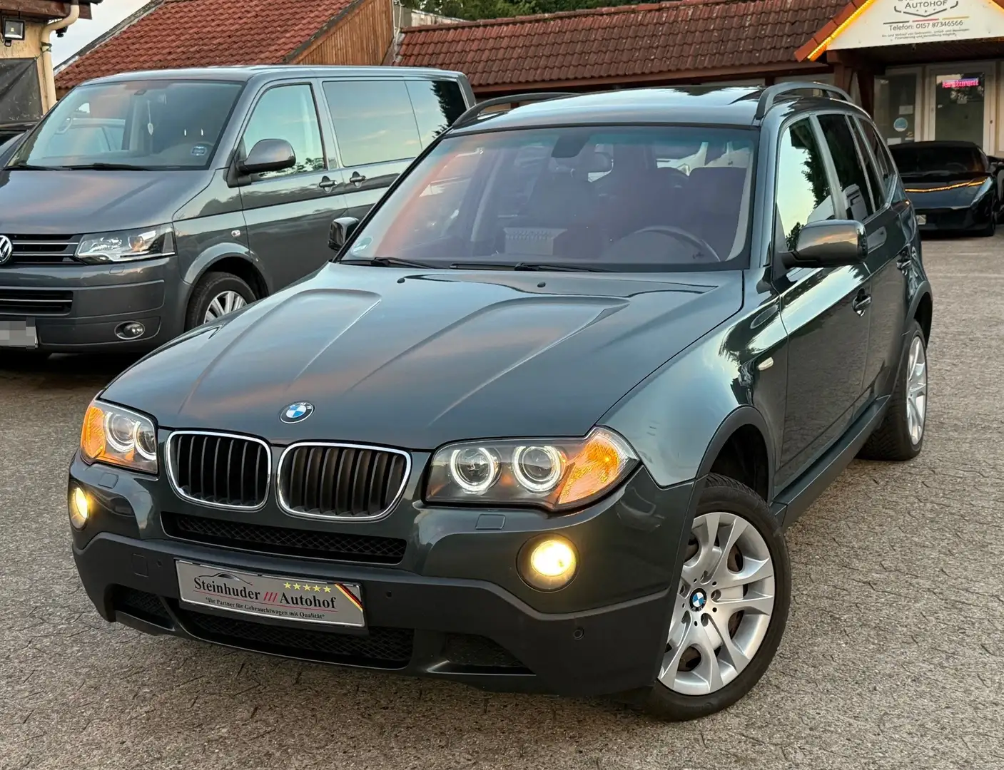 BMW X3 2.0d Sport Paket, Navi, Panoramadach, Ahk Grau - 1